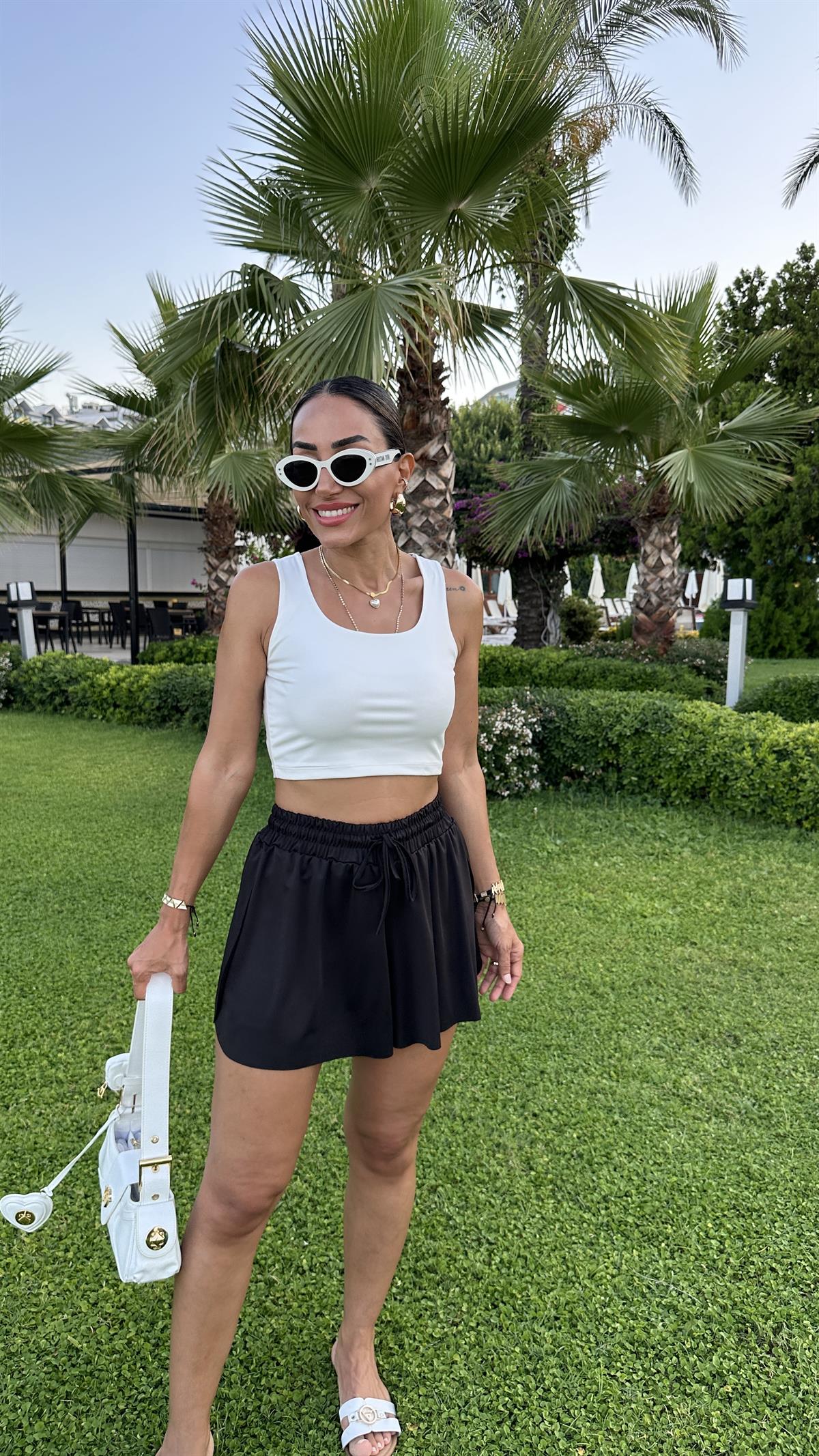 7948 Çift Kat Bol Kesim Şort