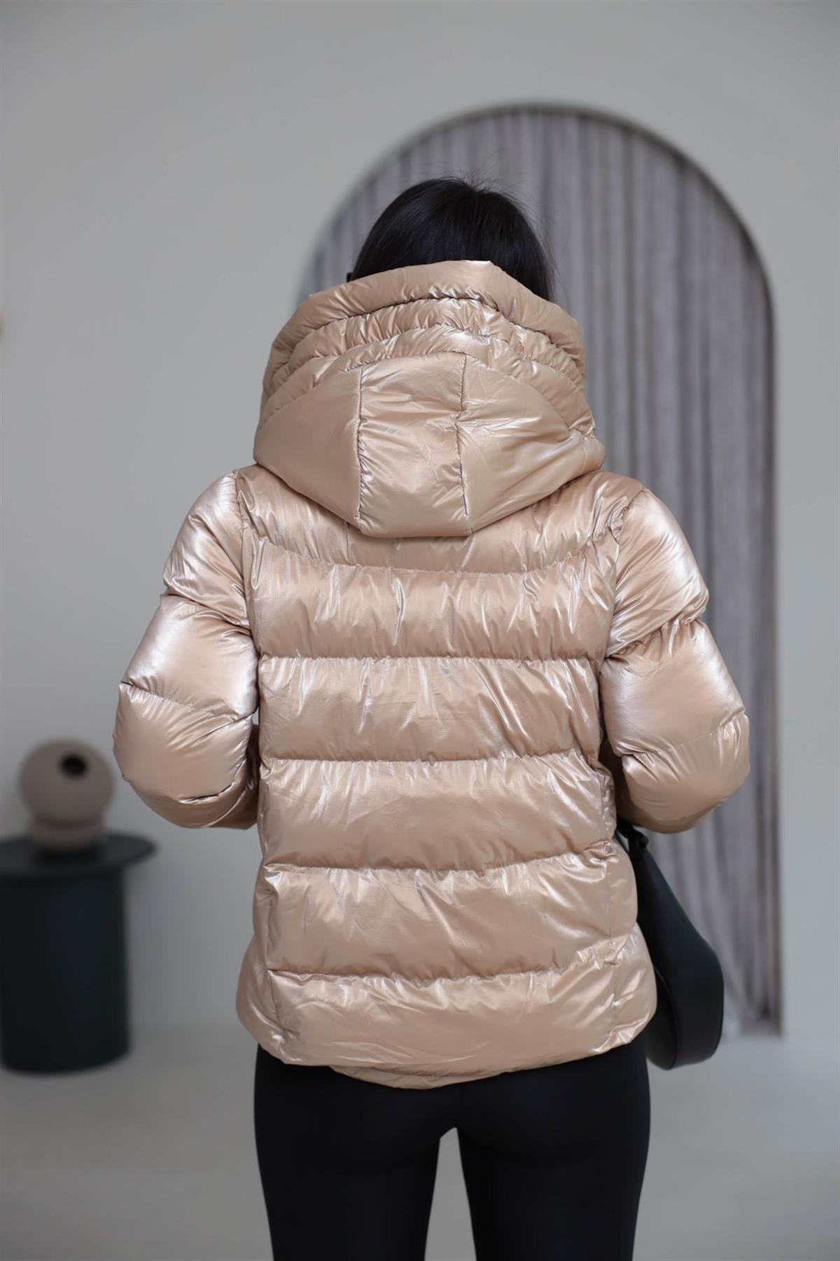 2262 Kapşonlu Parlak Dokulu Şişme Mont Bal Köpüğü