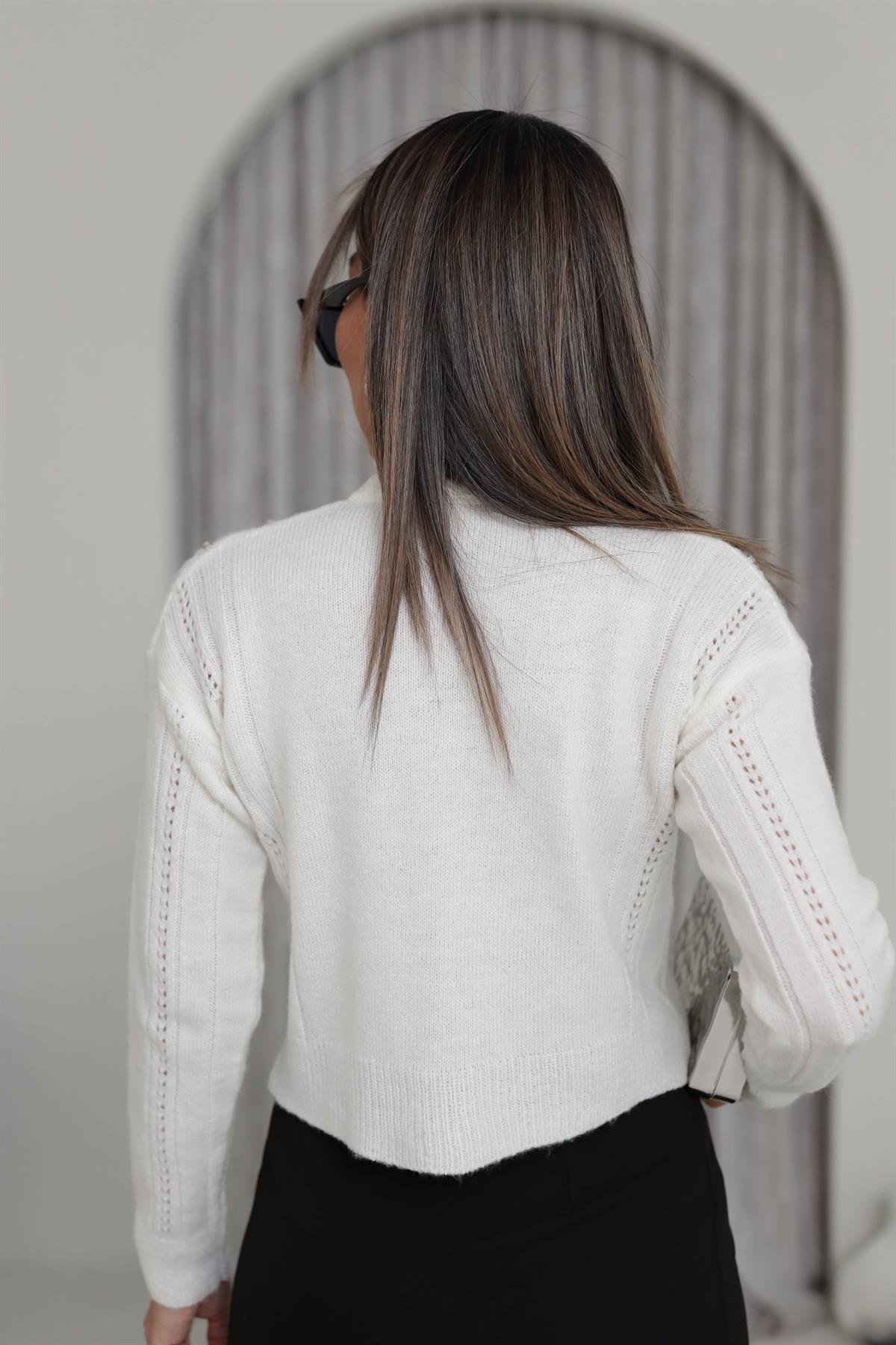 0122 Taş ve İnci Detaylı Hırka EKRU