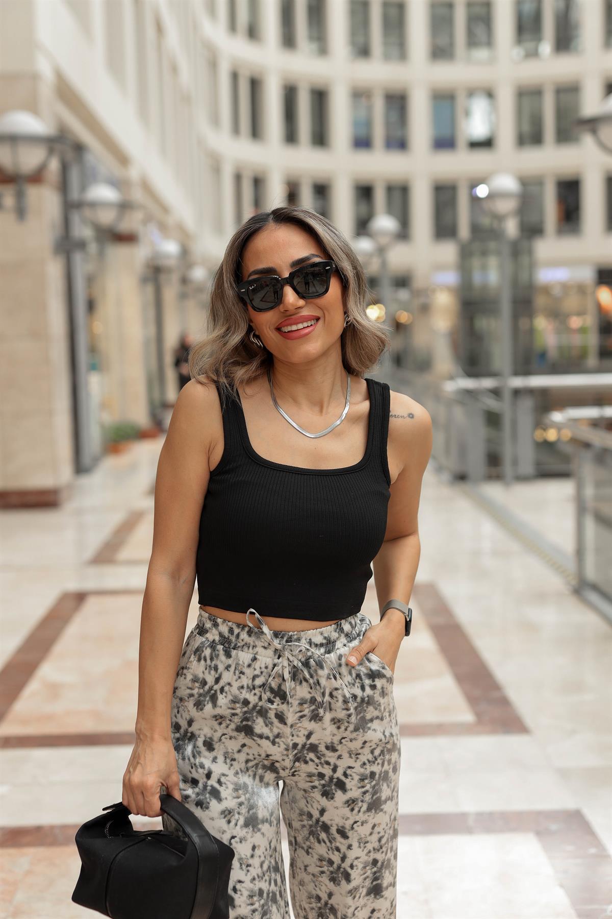 0020 Kalın Askılı Triko Crop Atlet