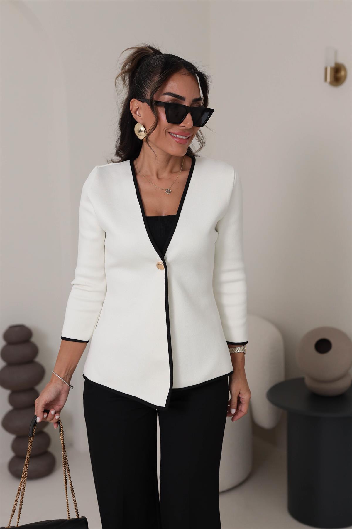 1212 Biyeli Gold Düğmeli Çelik Örme Ceket EKRU