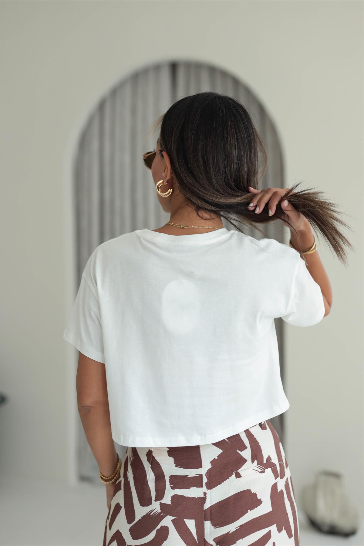 0238 Yazı Detaylı Tshirt