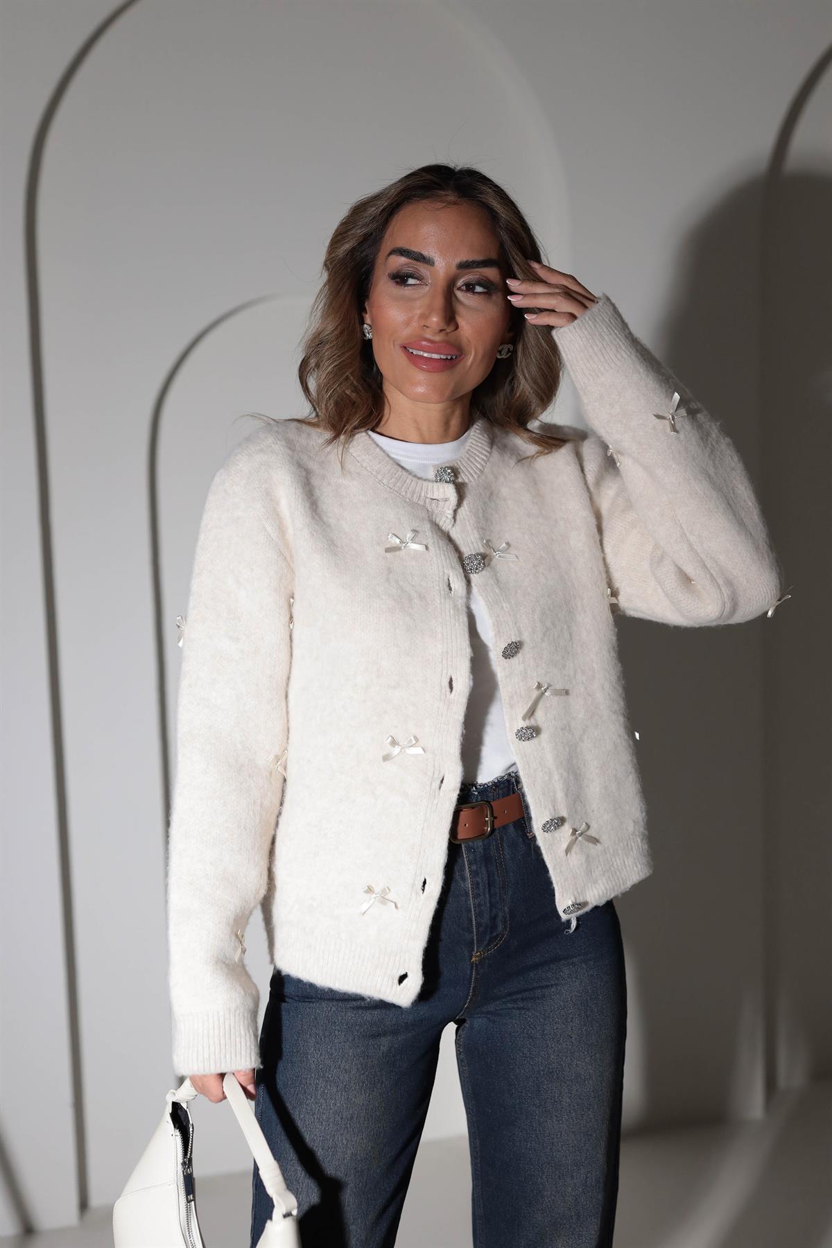 Taş Düğmeli Fiyonk Detaylı Hırka TAŞ