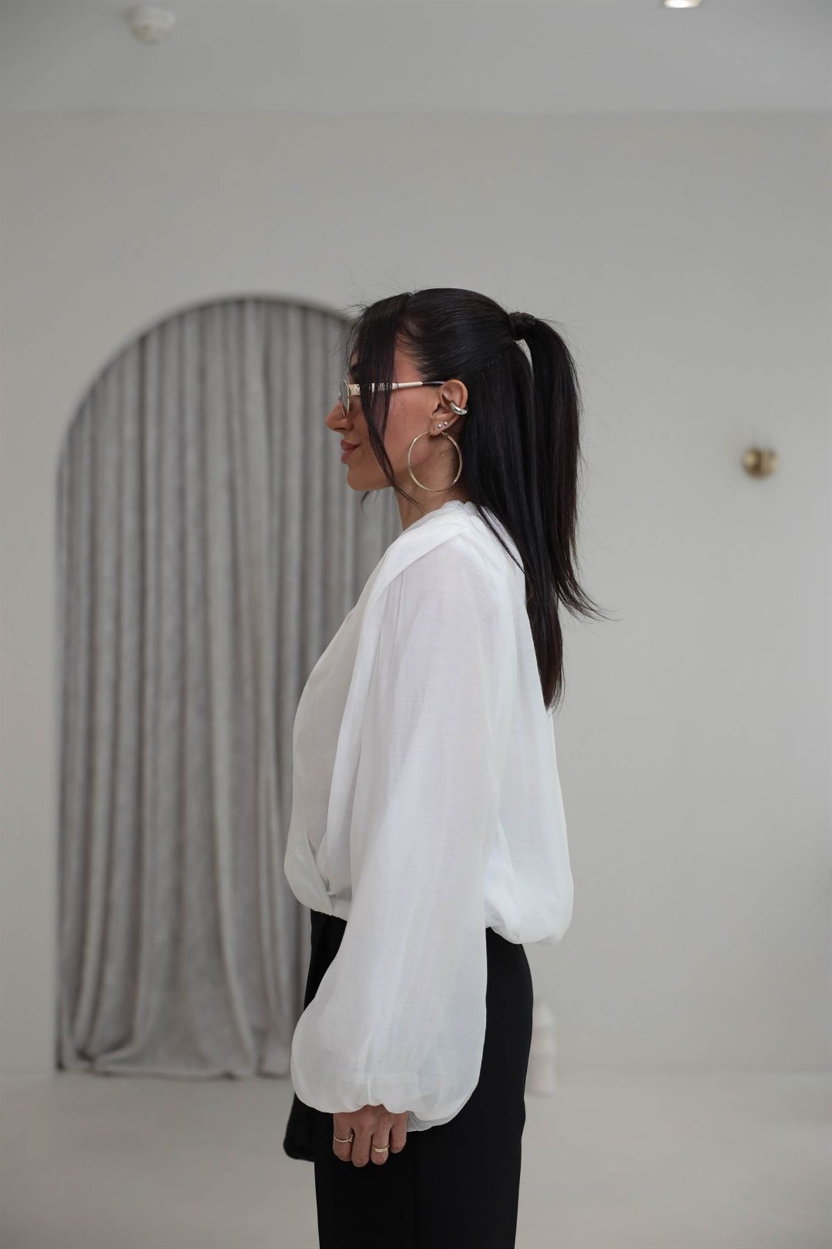 5048 Vatkalı Balon Kol Dökümlü Tencel Bluz BEYAZ