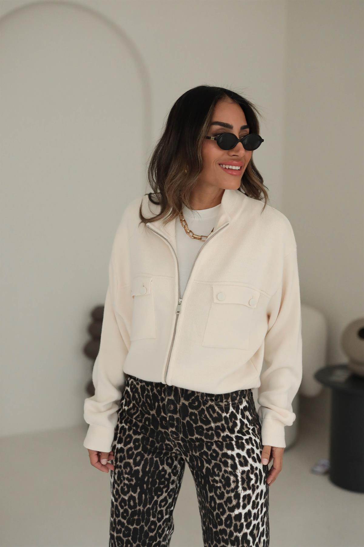 2389 Fermuarlı ve Cep Detaylı Ceket Hırka