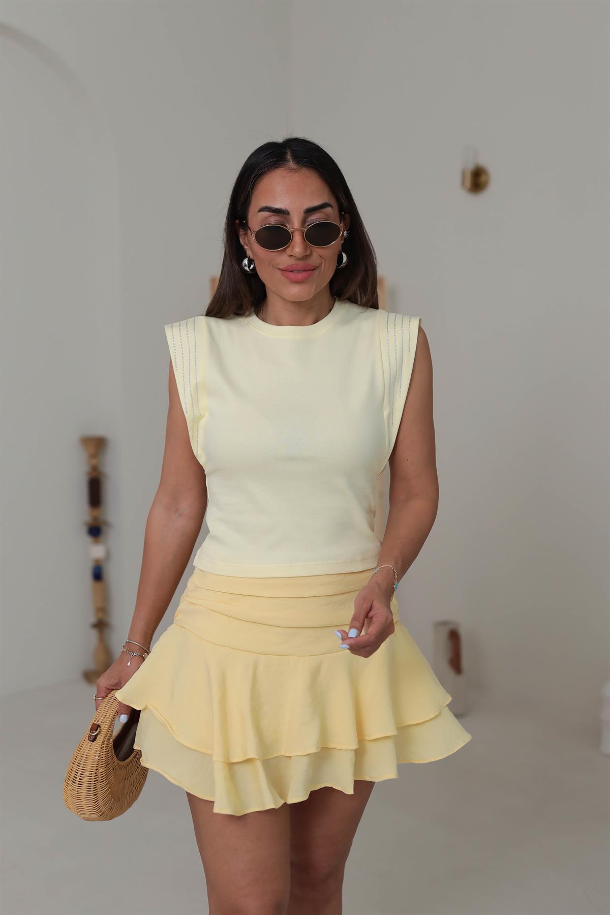 3254 Geniş Omuz Şerit Taşlı Pamuklu Tshirt SARI