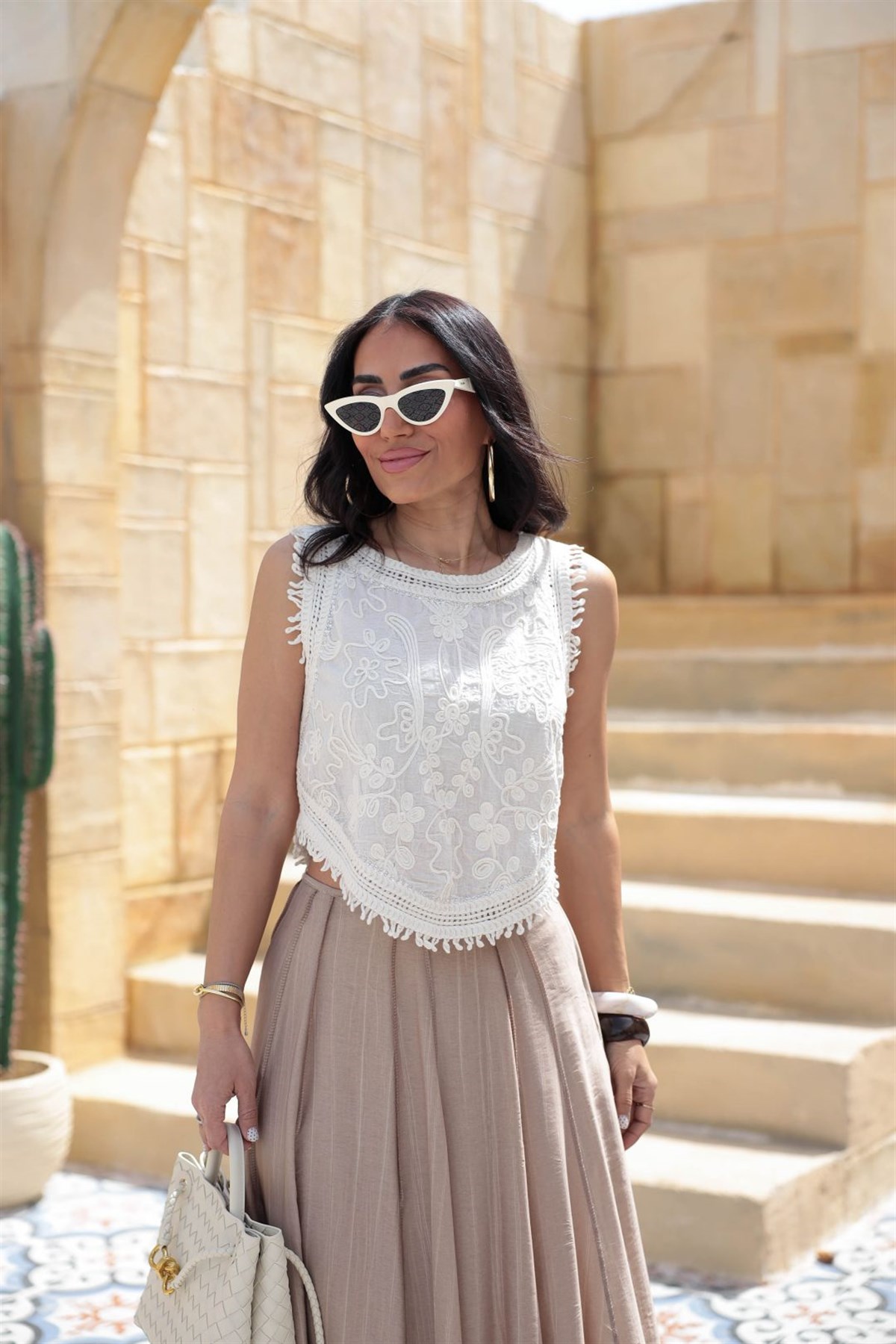 9729 Yaka Kısmı İşlemeli İthal Bluz BEJ