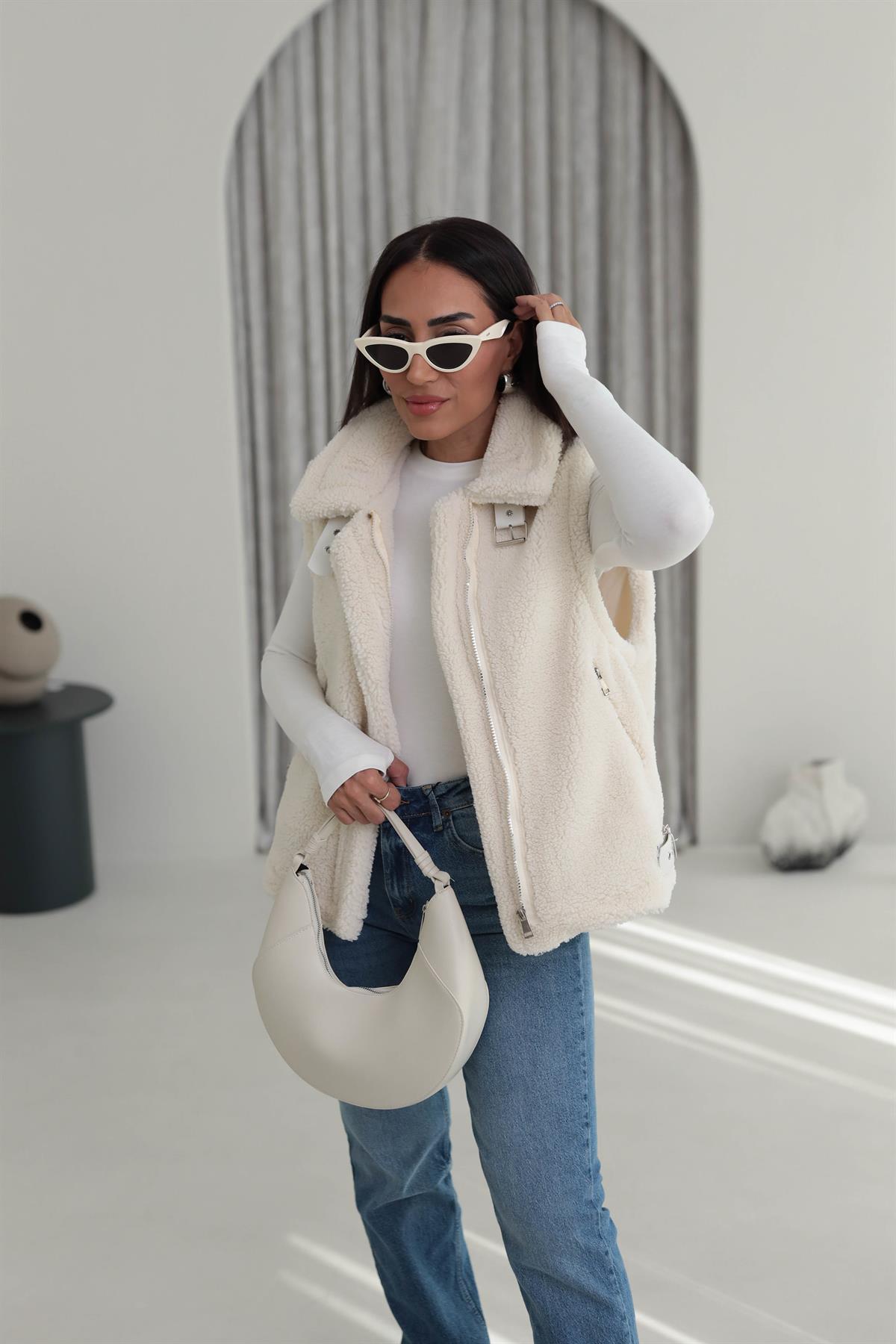 1149 Yaka ve Bel Kemer Detaylı Teddy Yelek EKRU