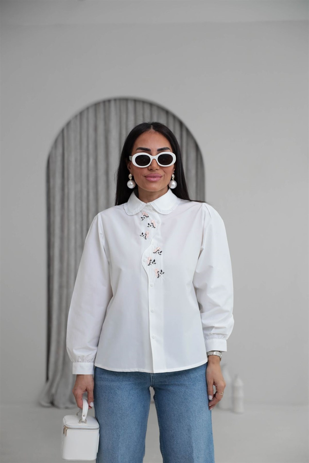 5118 Yaka Fırfırlı Nakış İşlemeli Gömlek EKRU