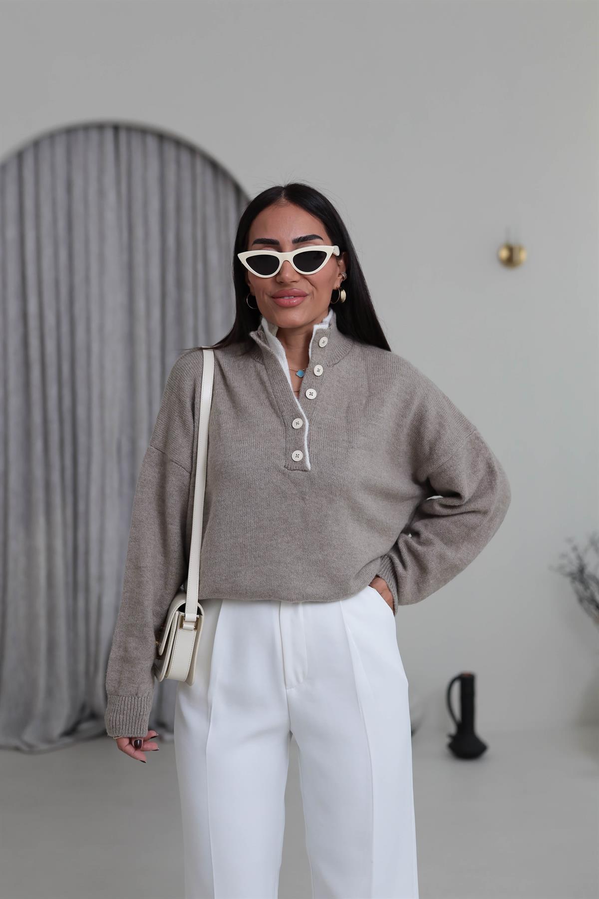 1023 Patlı Düğmeli Kazak VİZON