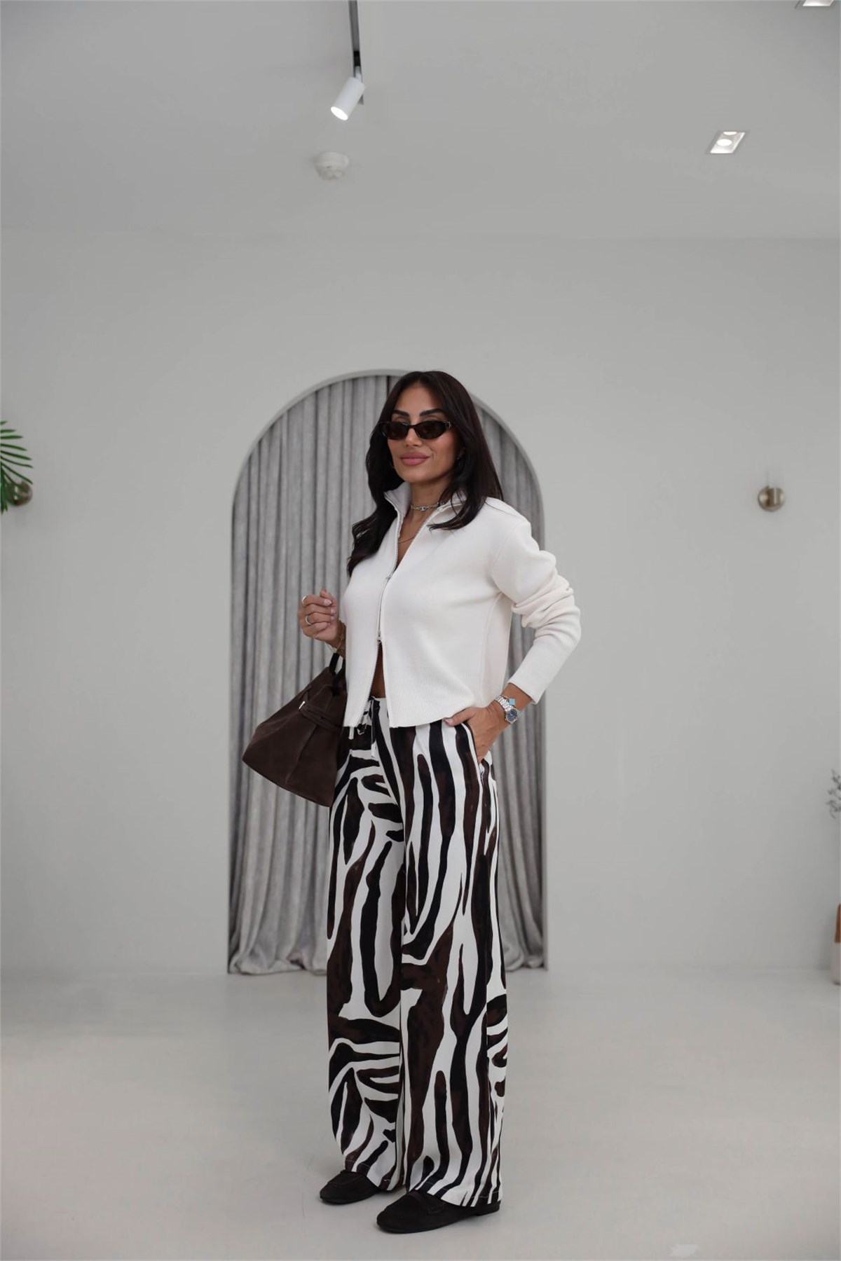 9177 Zebra Desen Saten Kumaş Bel Lastikli Pantolon SİYAHBEYAZ
