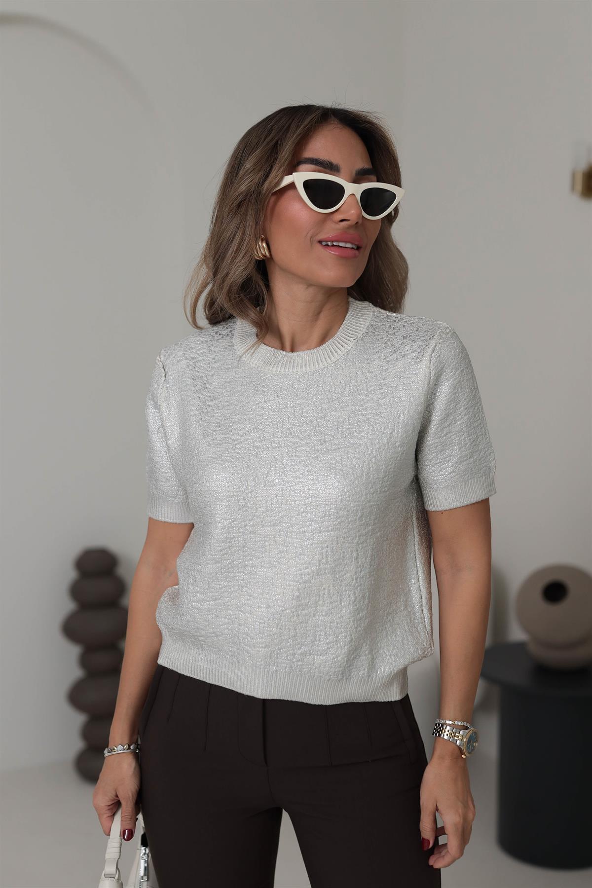 4513 Gümüş Baskılı Kısa Kol Triko