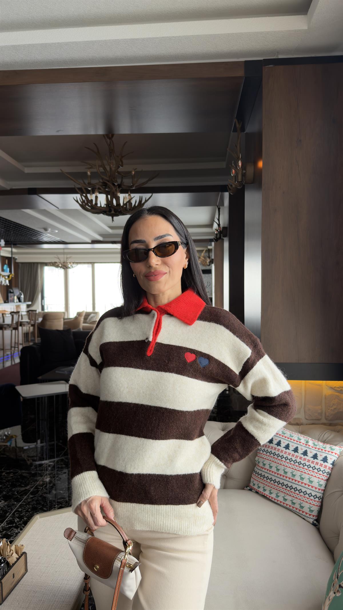 0139 Polo Yaka Düğmeli  Kalp Baskılı Triko Kazak ACI KAHVE