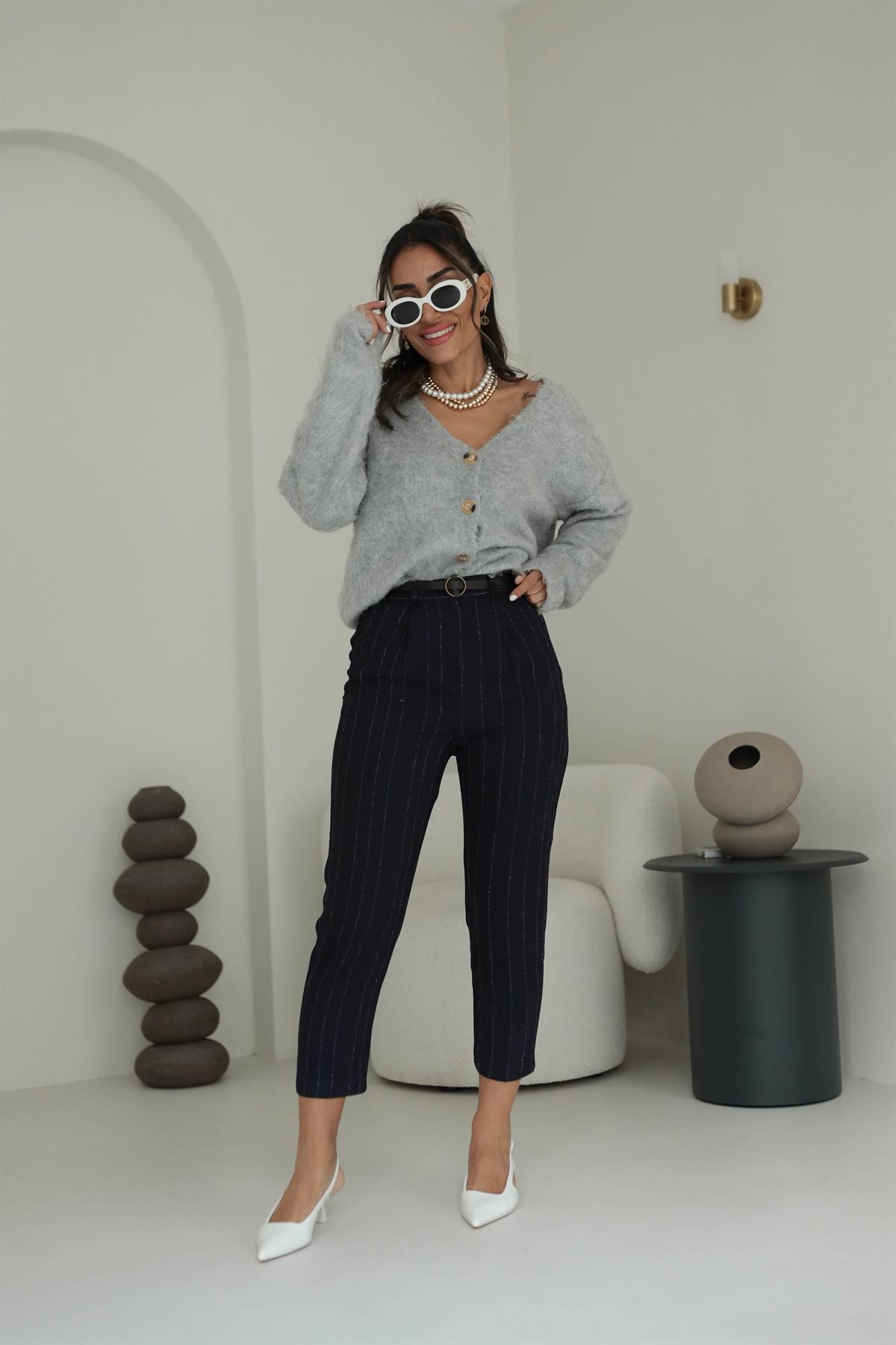 0262 Bel Lastikli Çizgili Kemerli Havuç Pantolon