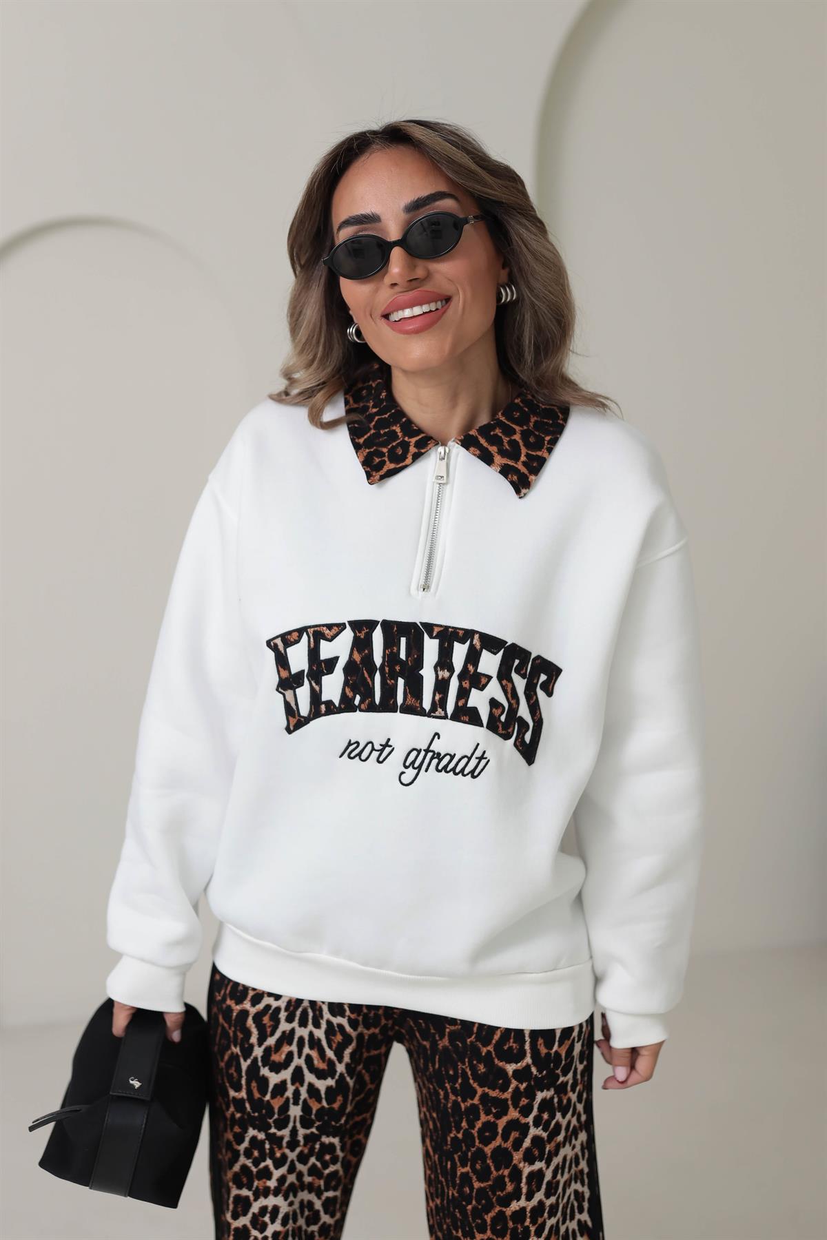 Leopar Yakalı Nakışlı Şardonlu Sweatshirt EKRU