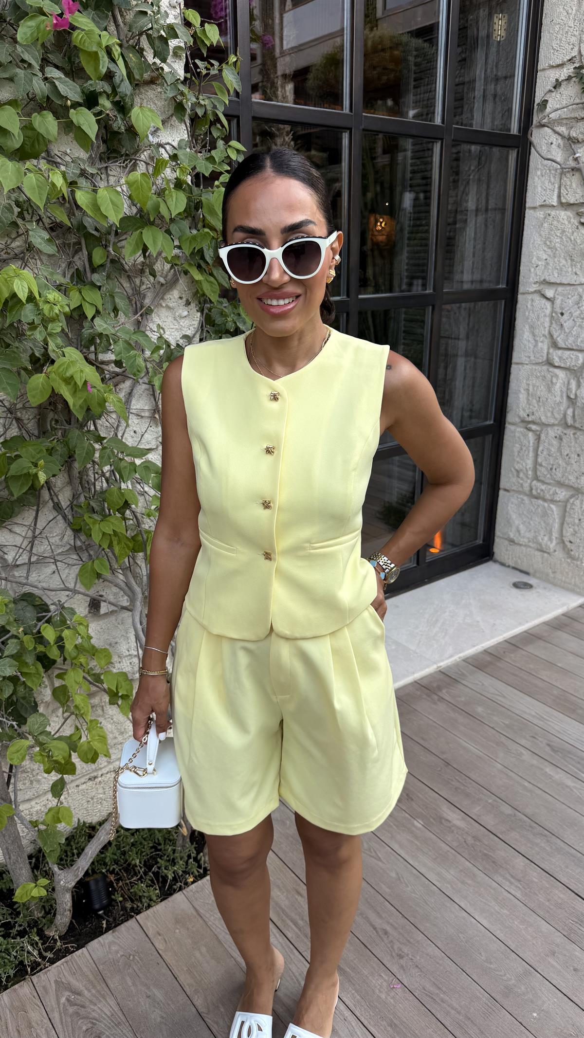 0292 Gold Düğmeli Yelek & Şort Takım SARI