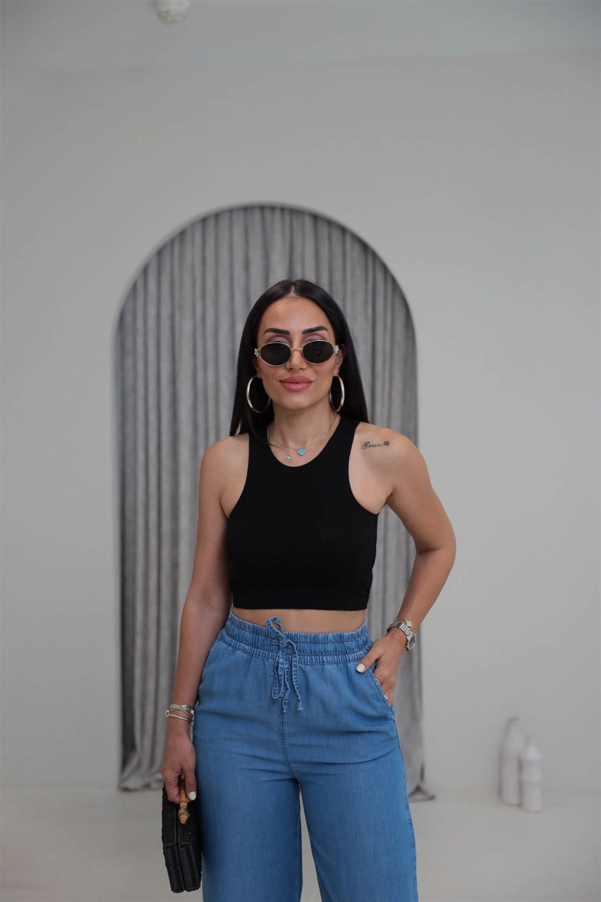 2941 Kolsuz Liyosel Crop Atlet SİYAH