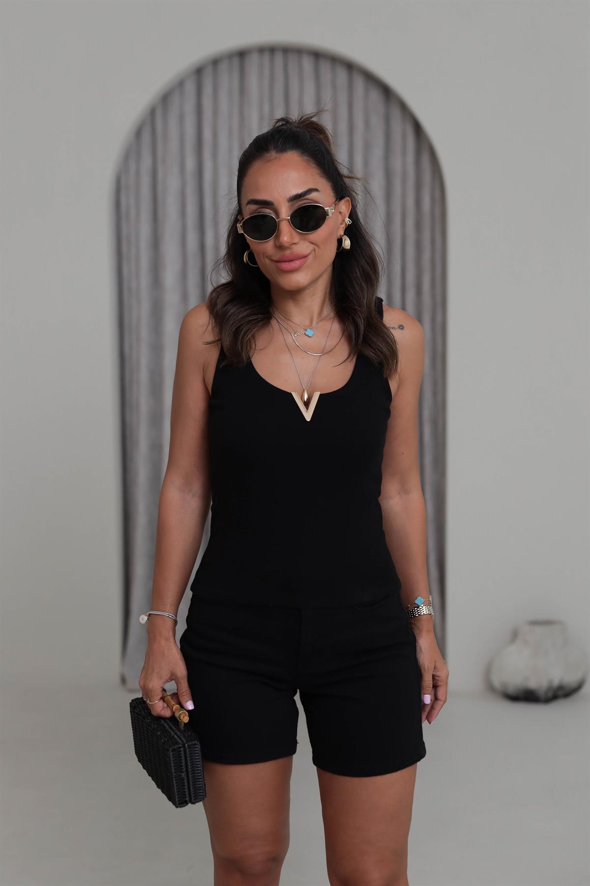 6143Y Pamuklu V Gold Detaylı Atlet SİYAH