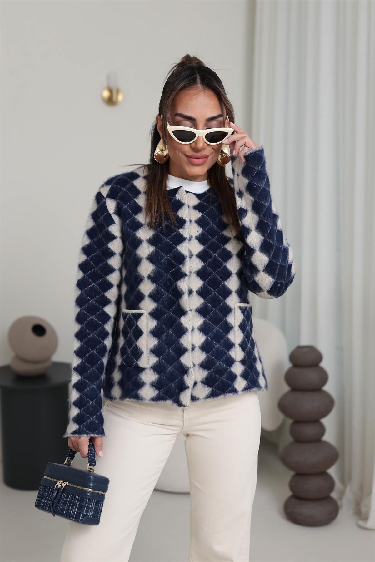 Önü Çıtçıtlı Baklava Desen Hırka LACİVERT