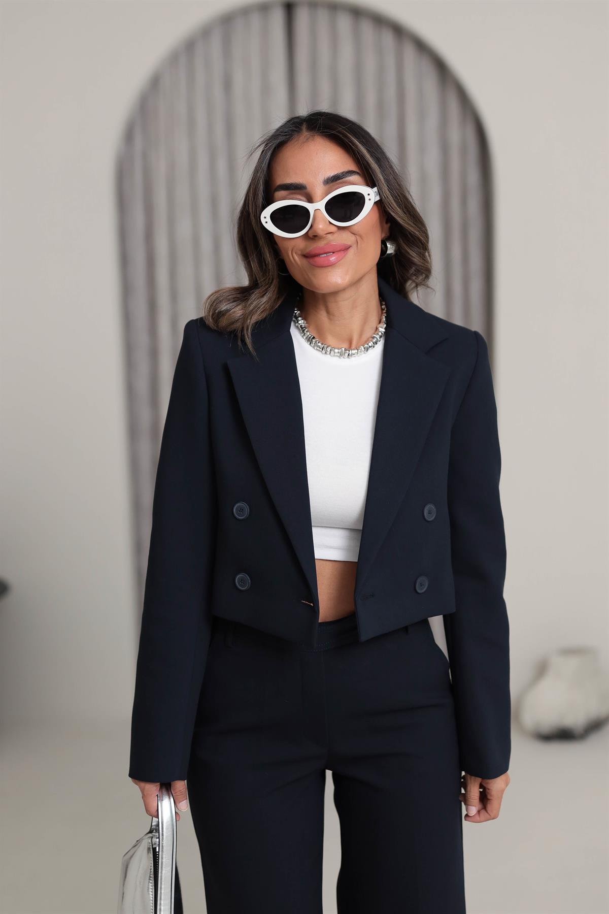 0744 Kruvaze Düğmeli Crop Blazer LACİVERT