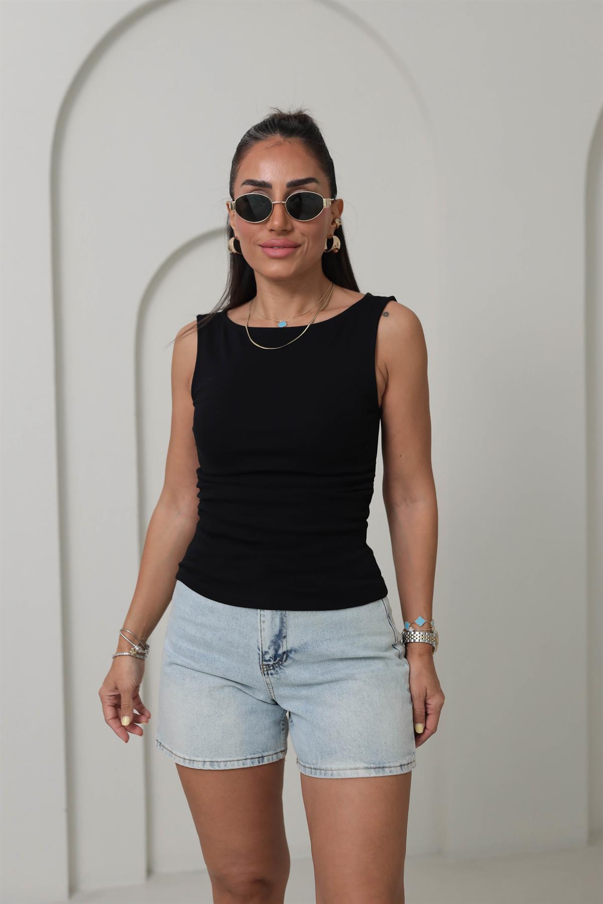 1589 Büzgülü Kayık Yaka Pamuklu Bluz SİYAH