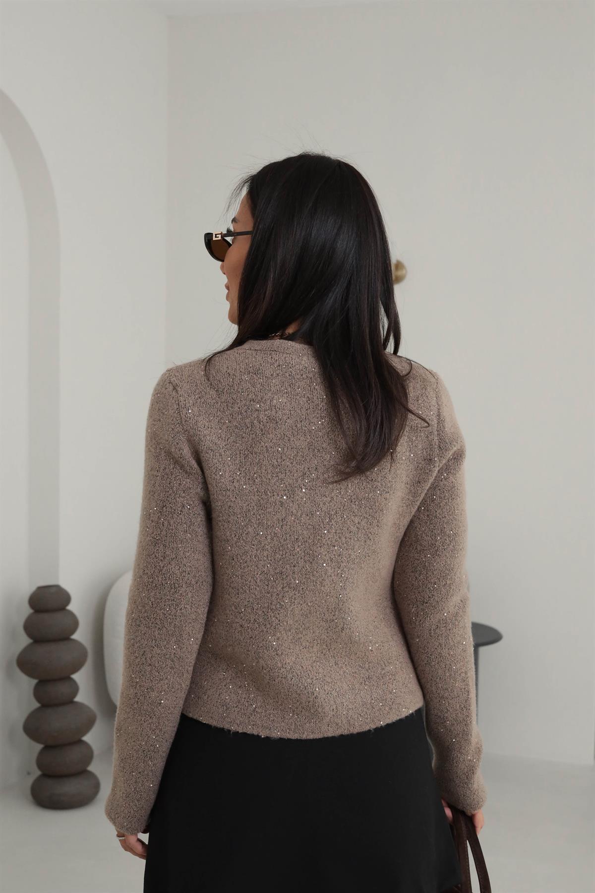 0935 Bisiklet Yaka Pullu Simli Düğmeli Triko Hırka VİZON