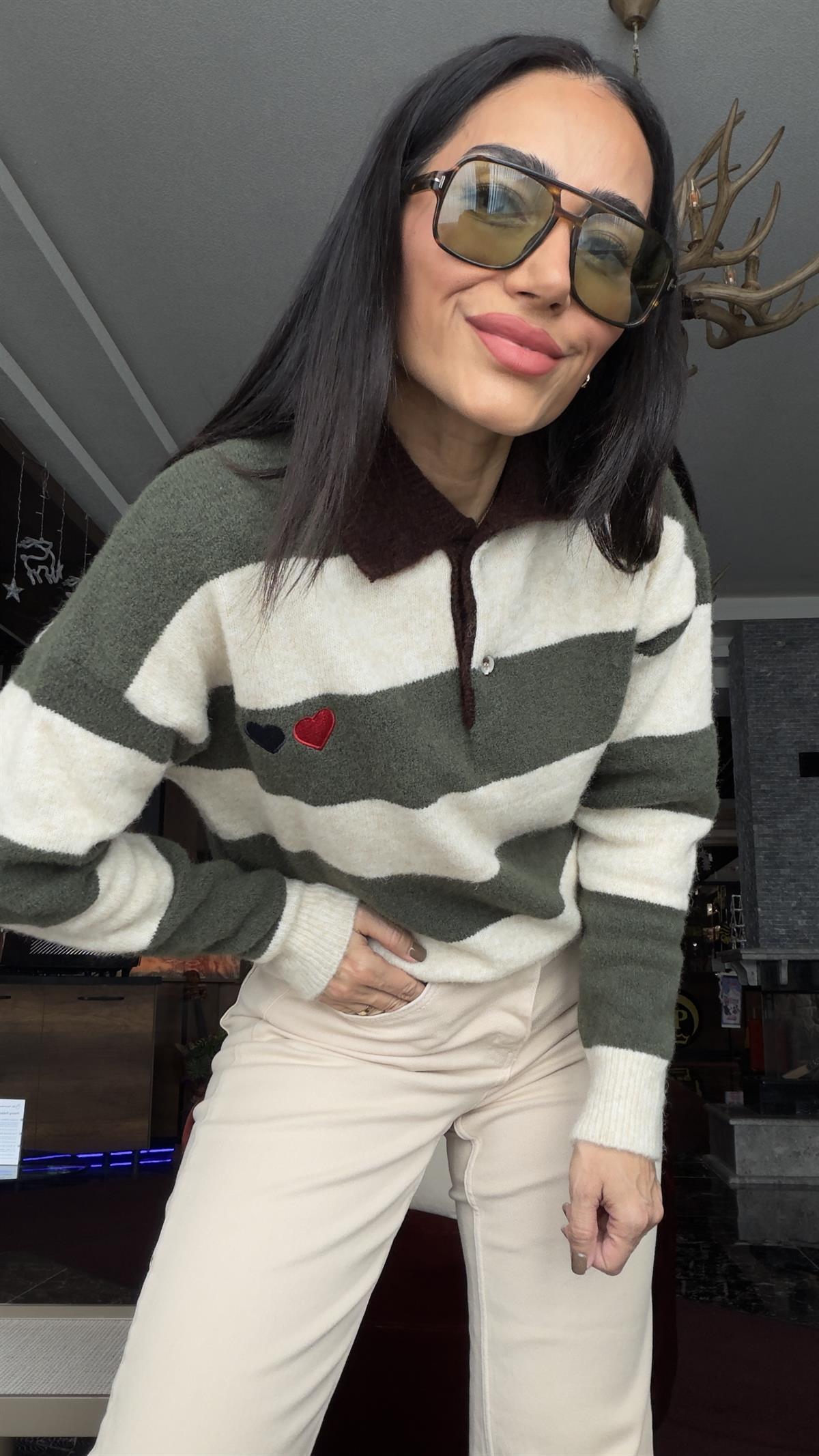 0139 Polo Yaka Düğmeli  Kalp Baskılı Triko Kazak YEŞİL