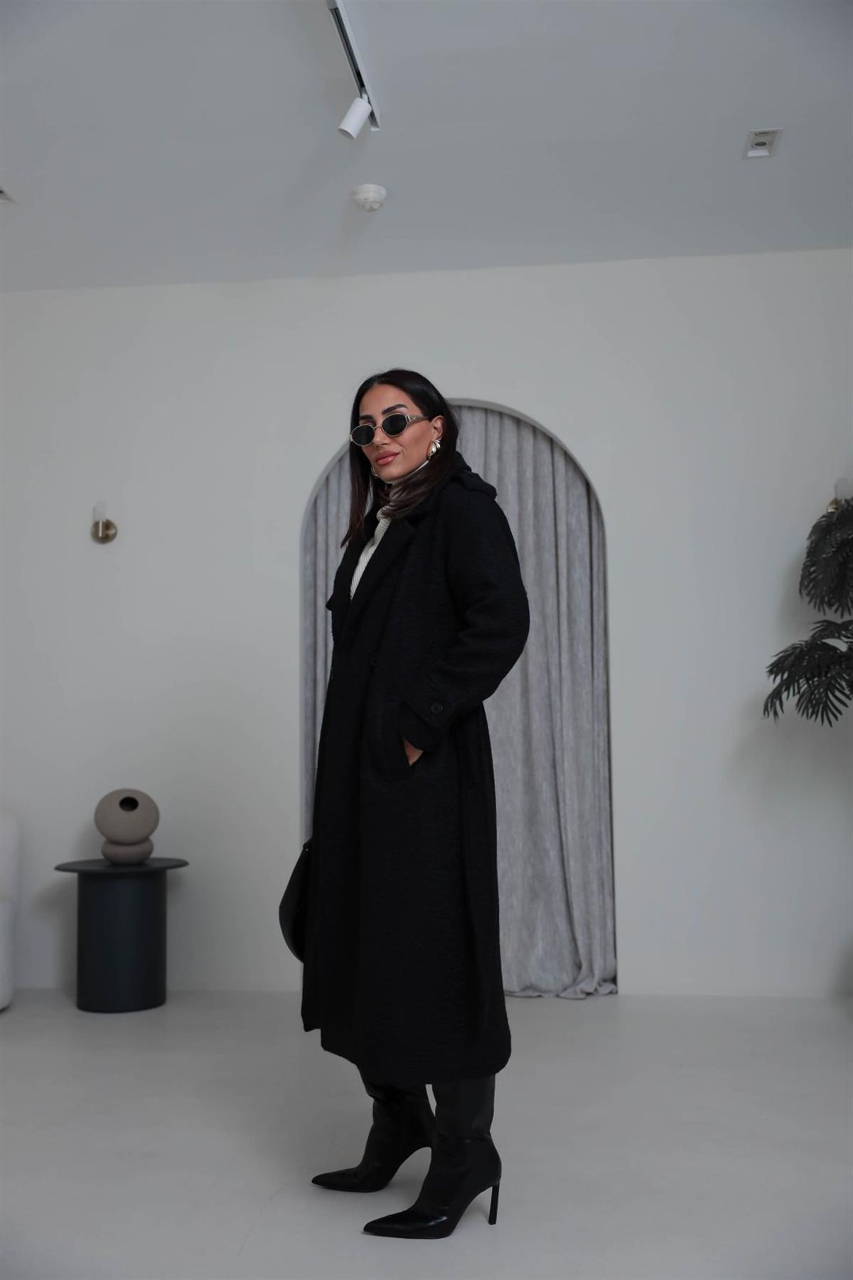 0611 Kuşaklı Apoletli Kaşe Kaban SİYAH