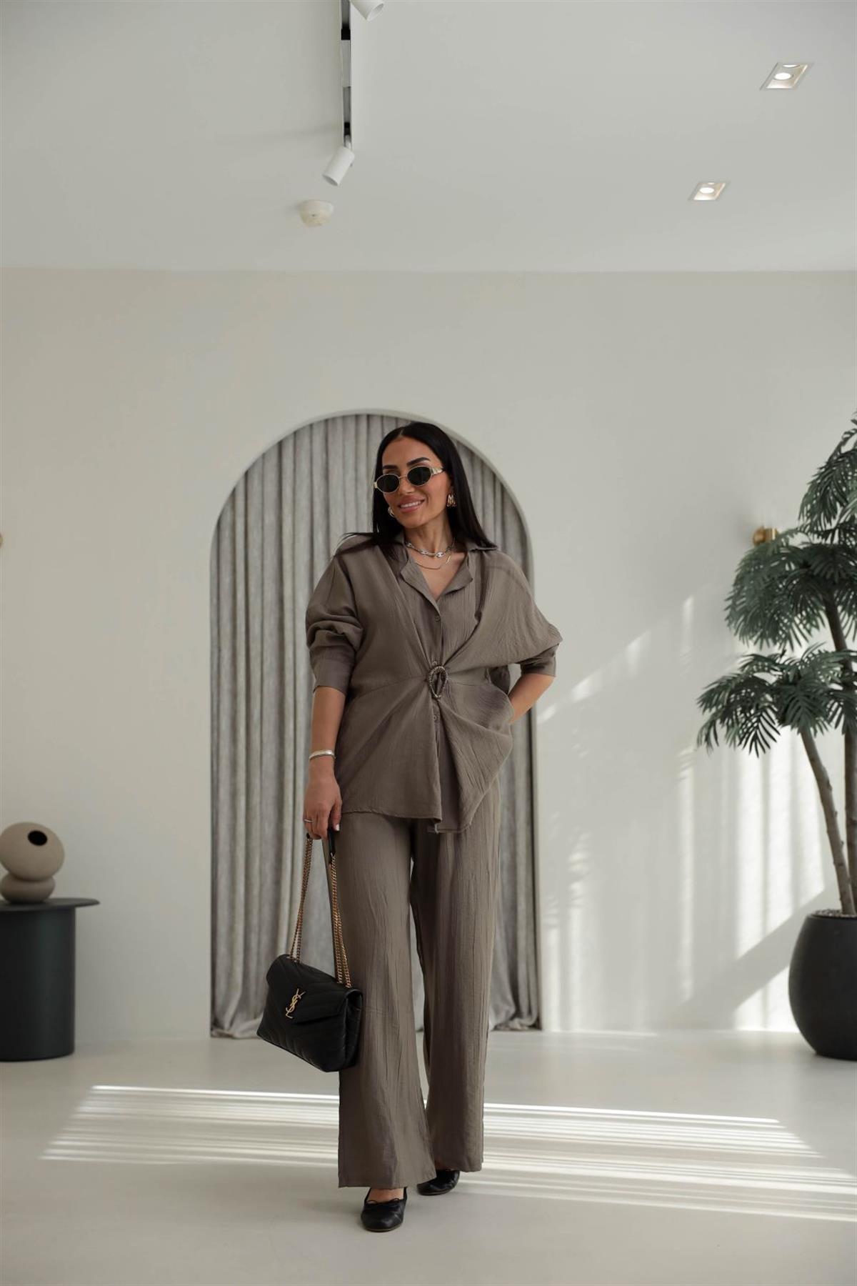 7091 Broş Detaylı Gömlek Pantolon Takım VİZON