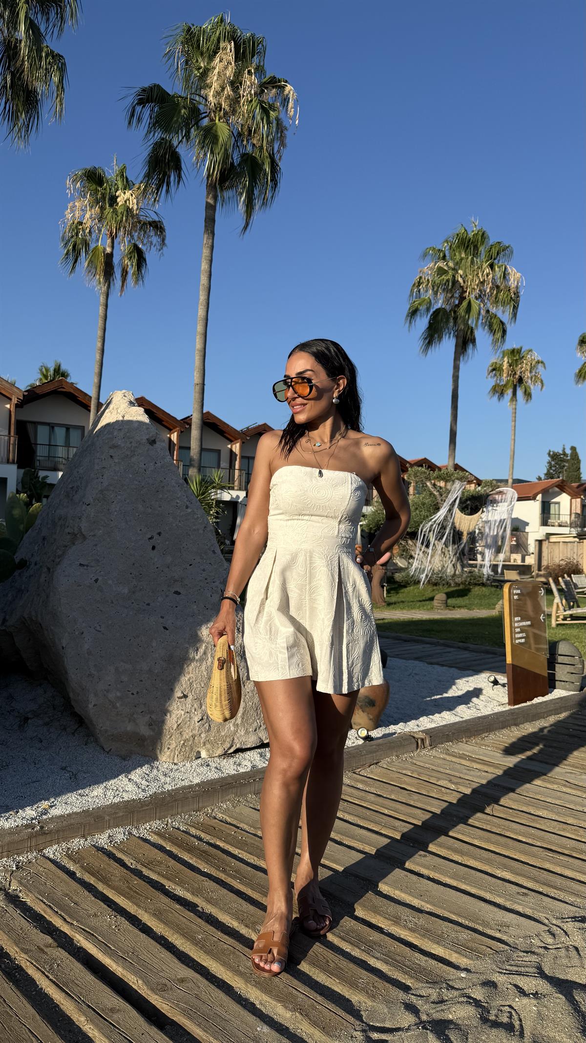 0655 Straplez İp Nakışlı Şortlu Keten Tulum NATURAL