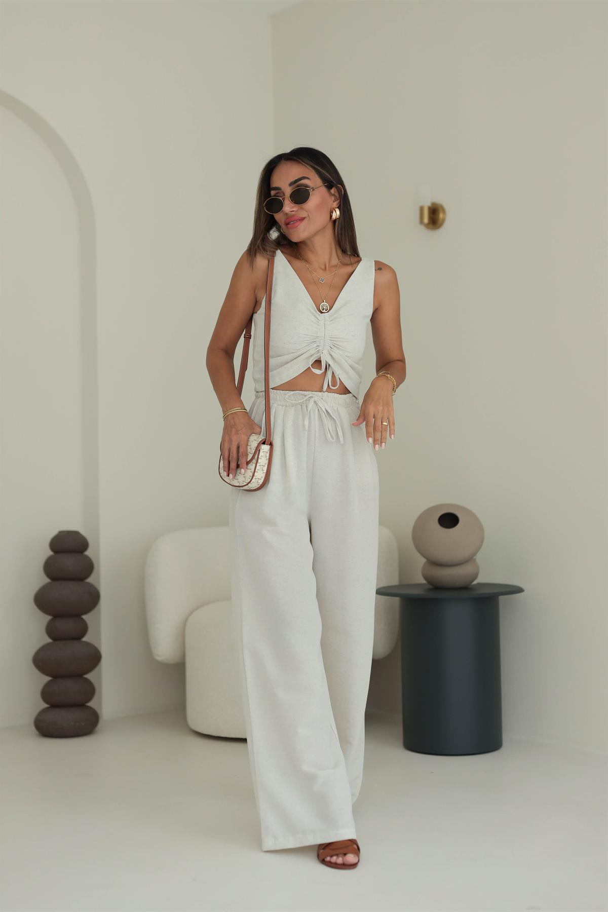 8940 Önü Büzgü Detaylı Keten Takım