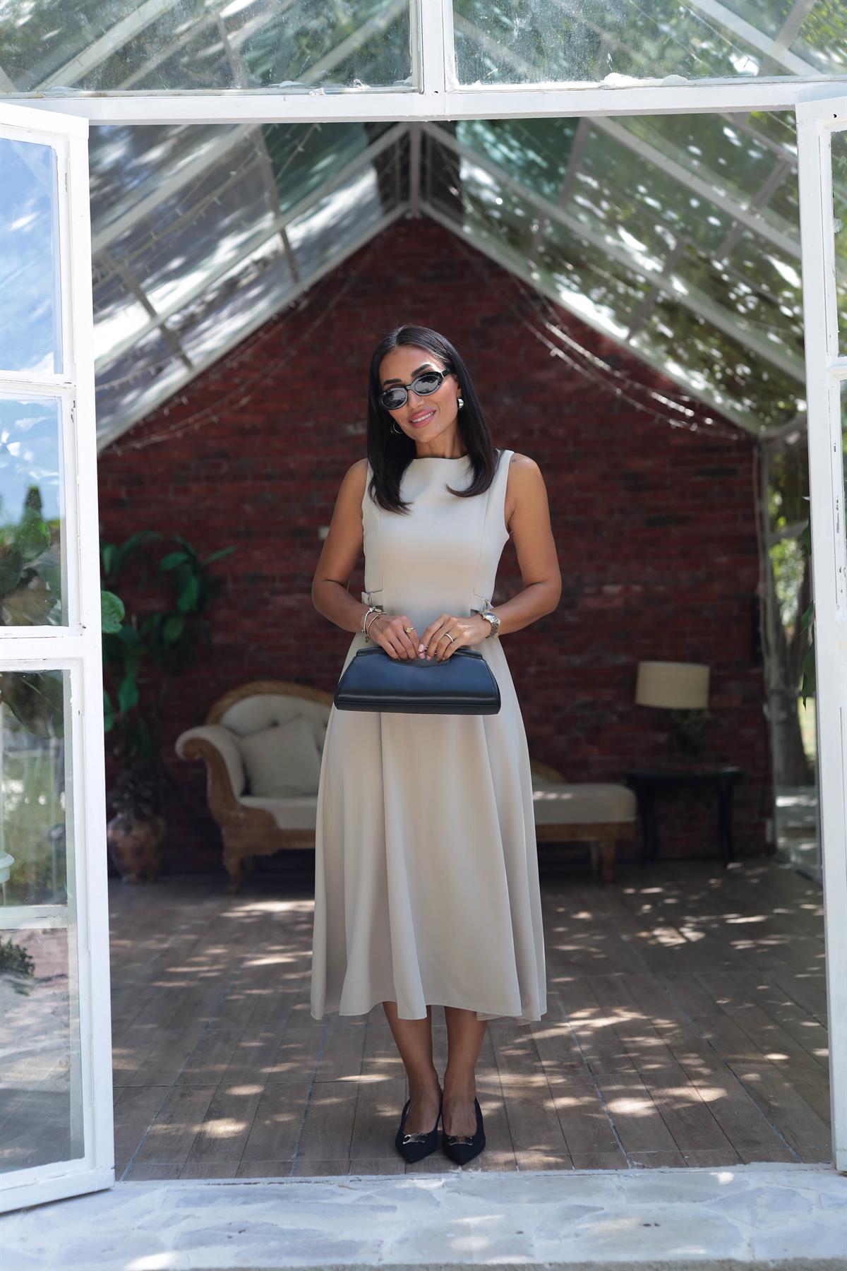 2313 Yan Toka Detaylı Dökümlü Kloş Elbise TAŞ