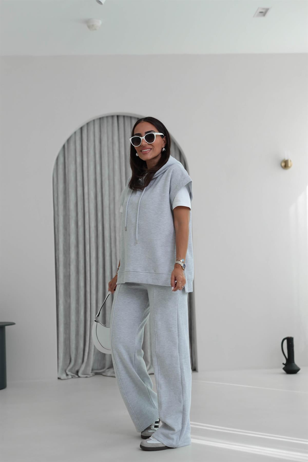 2030 Kapşonlu Kısa Kol Selanik Takım GRİ