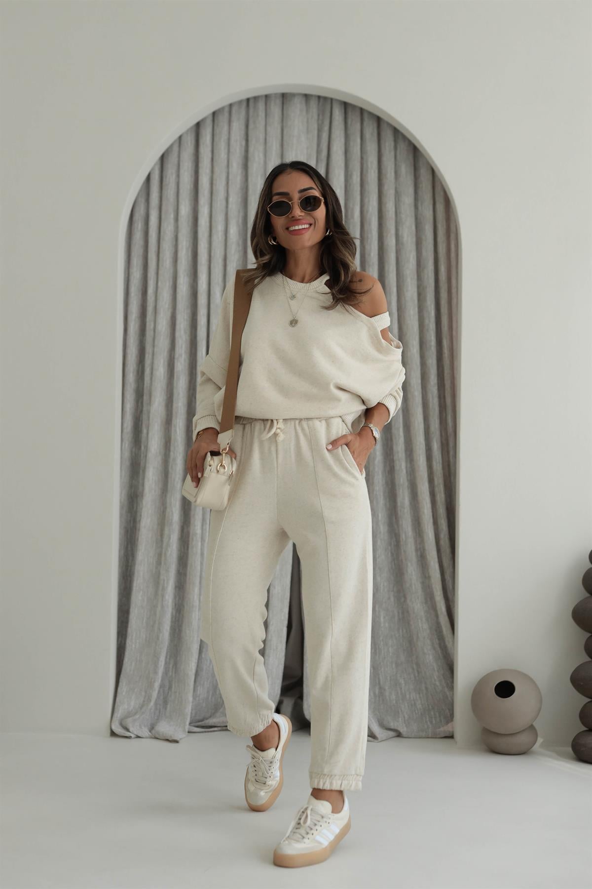 0678 Yaka Ve Omuz Detaylı Eşofman Takımı