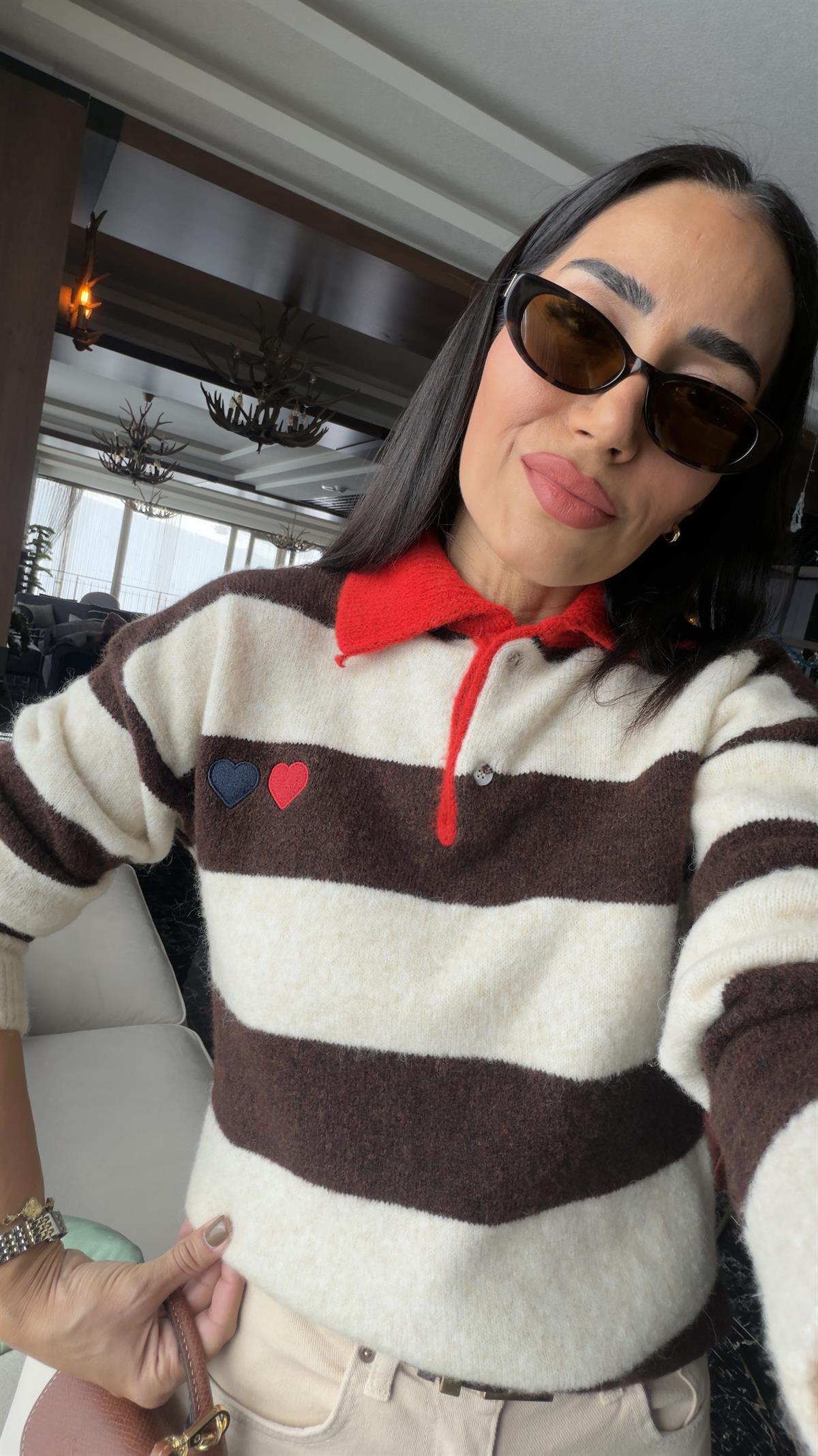 0139 Polo Yaka Düğmeli  Kalp Baskılı Triko Kazak ACI KAHVE