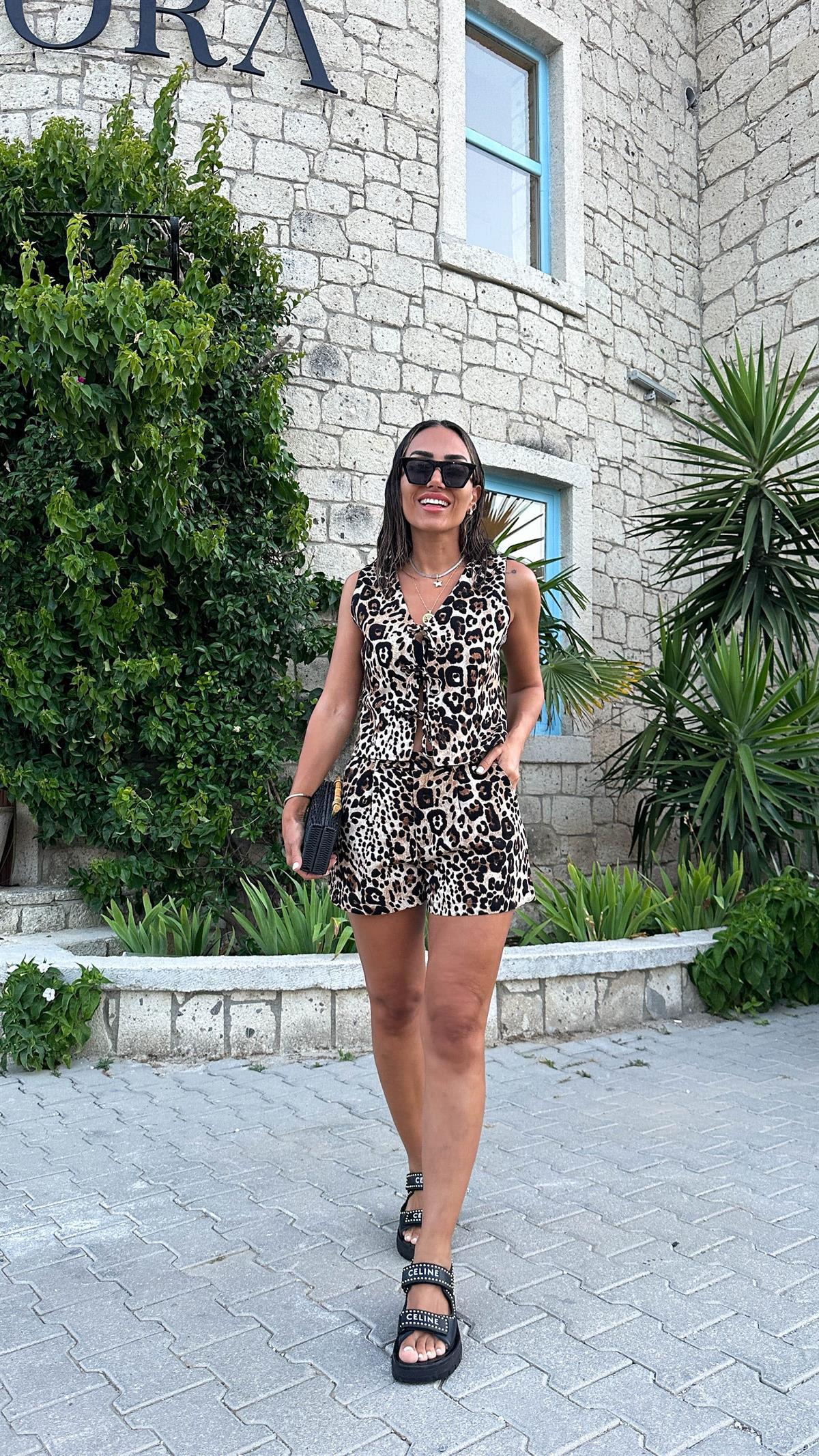 6432 Leopar Desen Bağcıklı Yelek