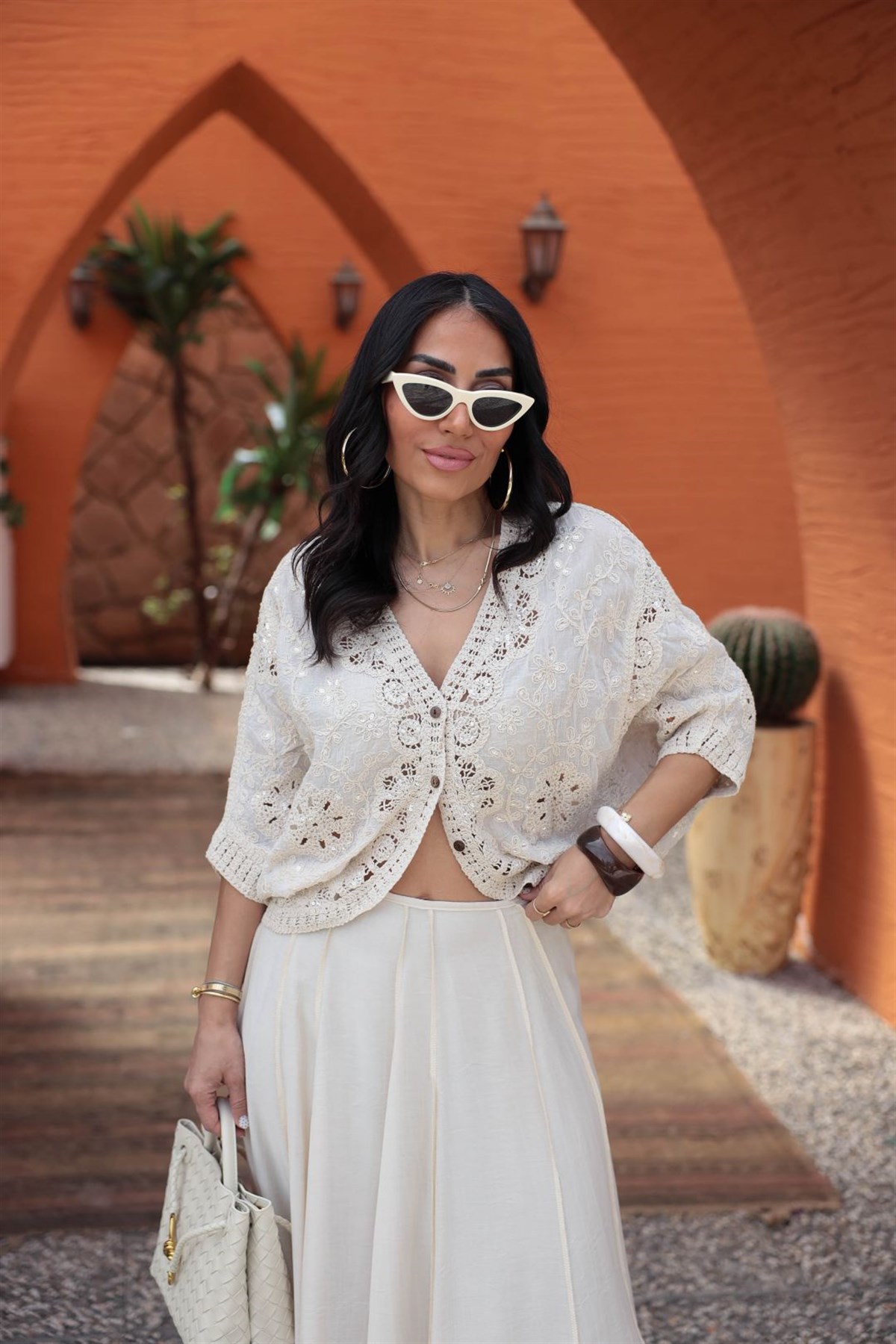 9750 İthal Güpürlü ve İşlemeli Hırka Bluz BEJ