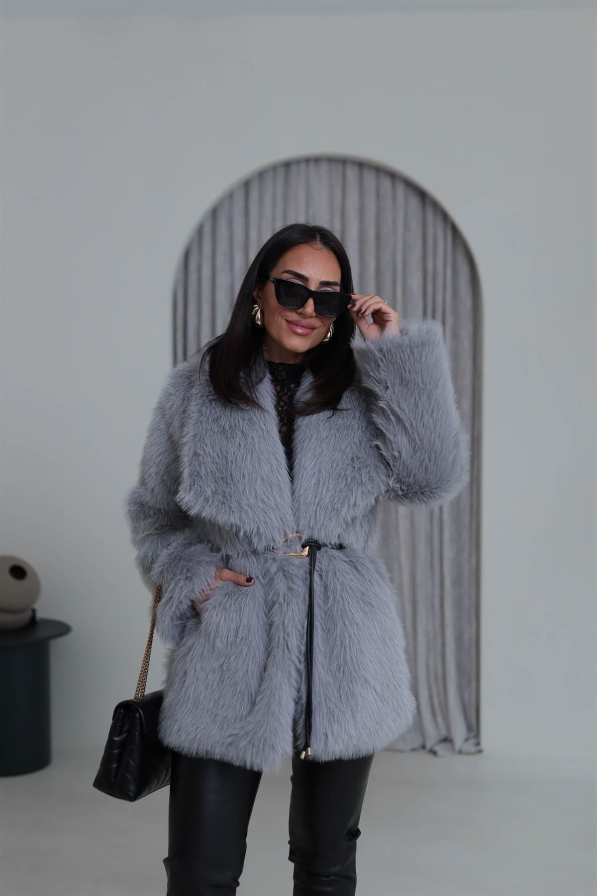 Yakalı Kemerli Suni Kürk Kaban GRİ