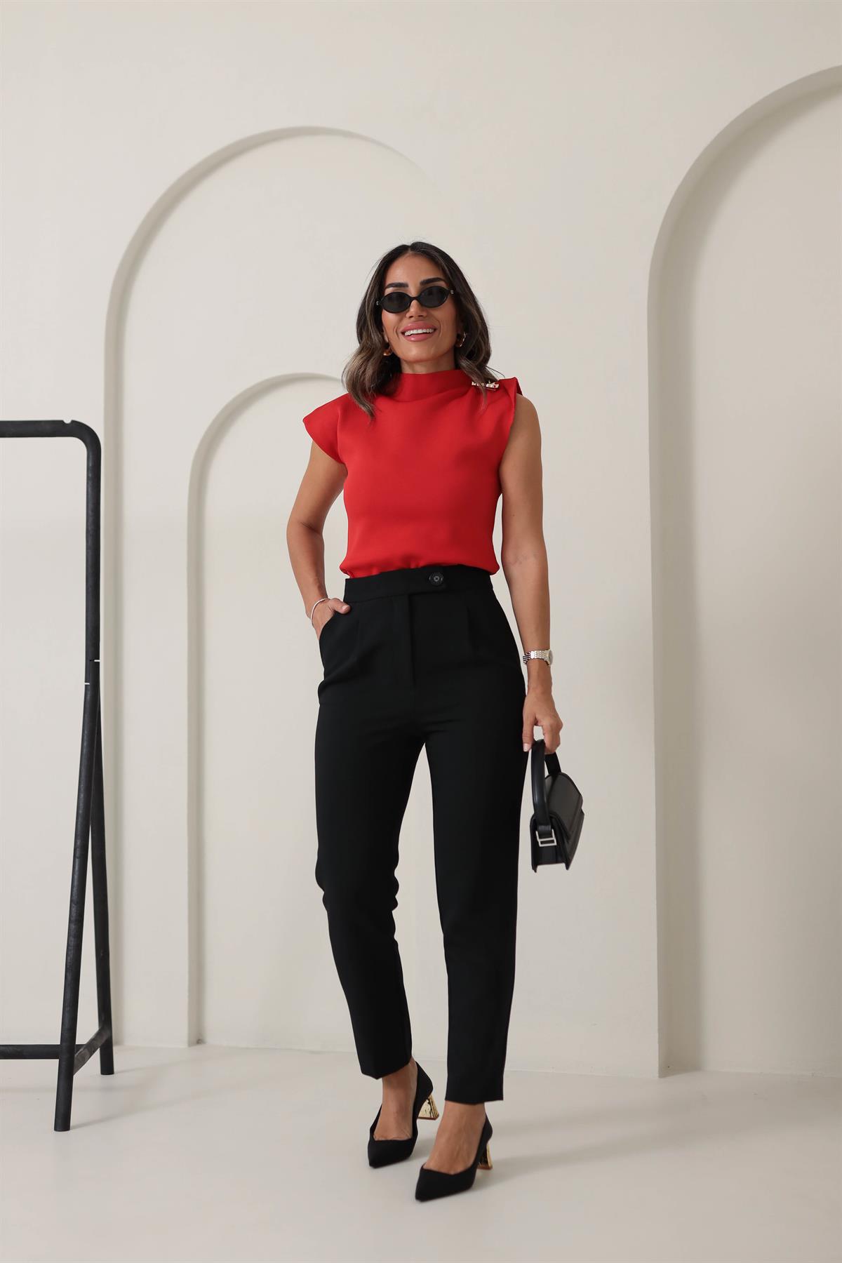 4533 Yarım Balıkçı Broşlu Triko Bluz KIRMIZI