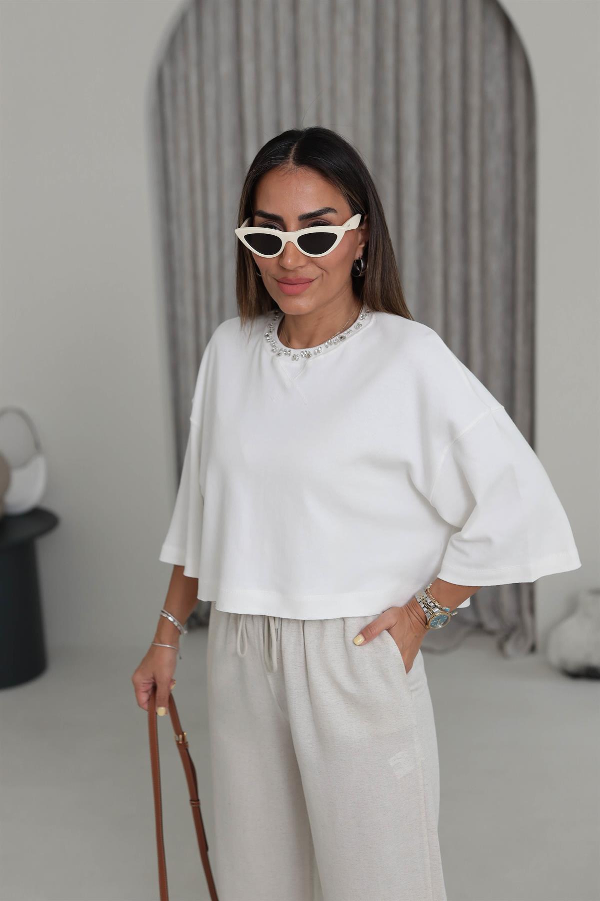 7090 Yaka Taşlı Pamuklu Kısa Tshirt EKRU