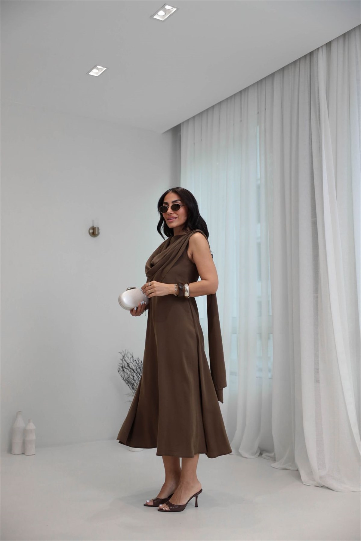 3419 Şal Detaylı Tencel Kumaş Sıfır Kol Elbise KAHVE
