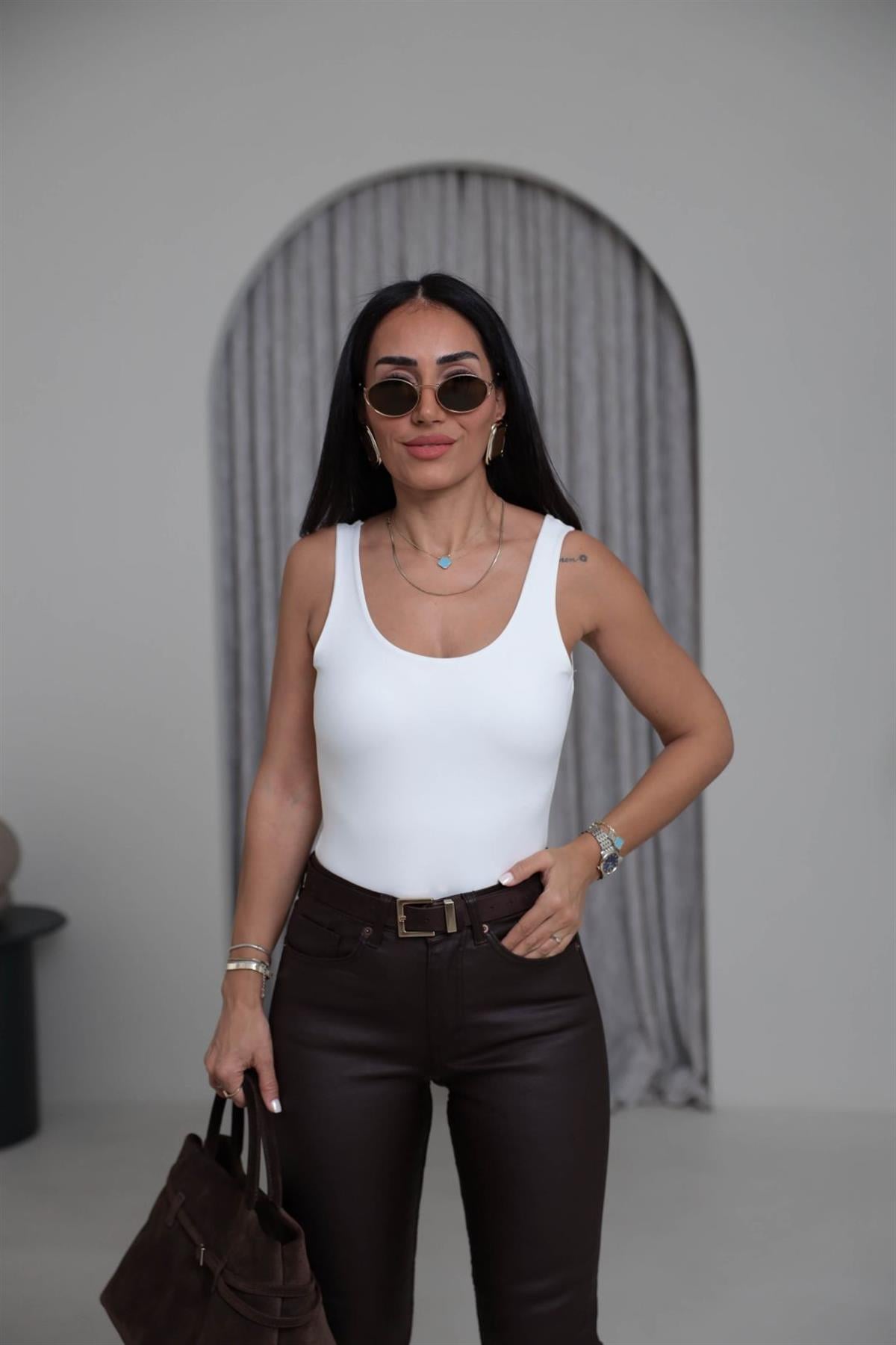 1028 Sırt Dekolteli Kalın Askılı Çıtçıtlı Bodysuit EKRU