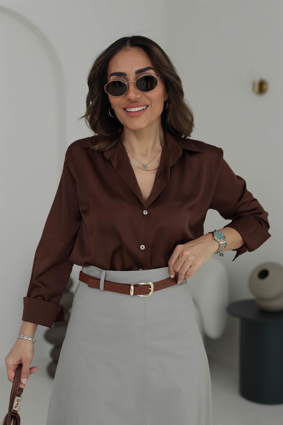 7917 Kolları Manşetli Saten Gömlek KAHVE
