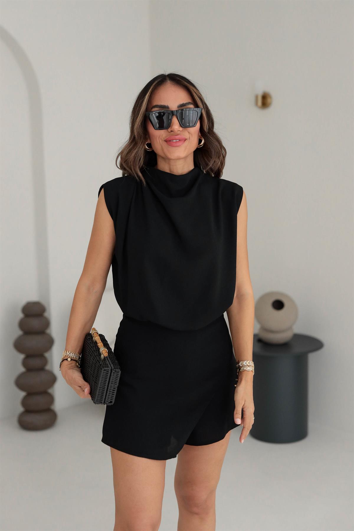 9401 Degaje Yaka Sıfır Kol Şortlu Tulum