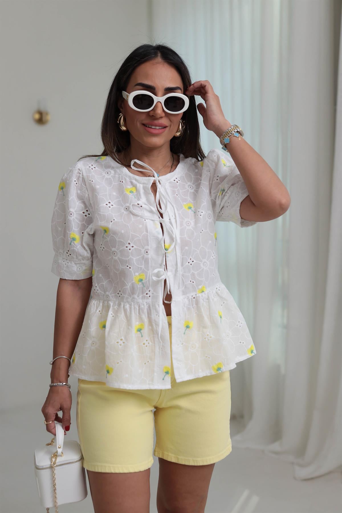 8748 Önden Bağlamalı Çiçek Nakışlı Fisto Bluz SARI