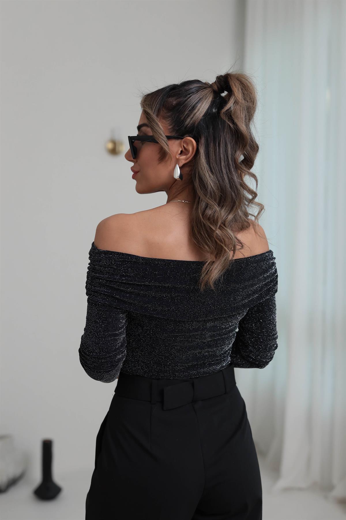 9196 Madonna Yaka Simli Bluz SİYAH