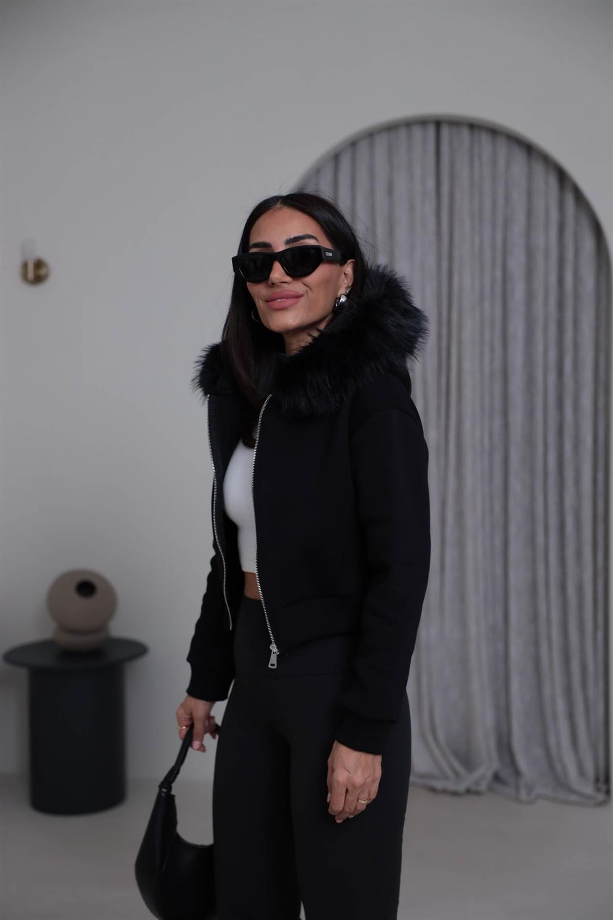 4067 Kapşonu Kürklü Şardonlu Kısa Sweatshirt SİYAH