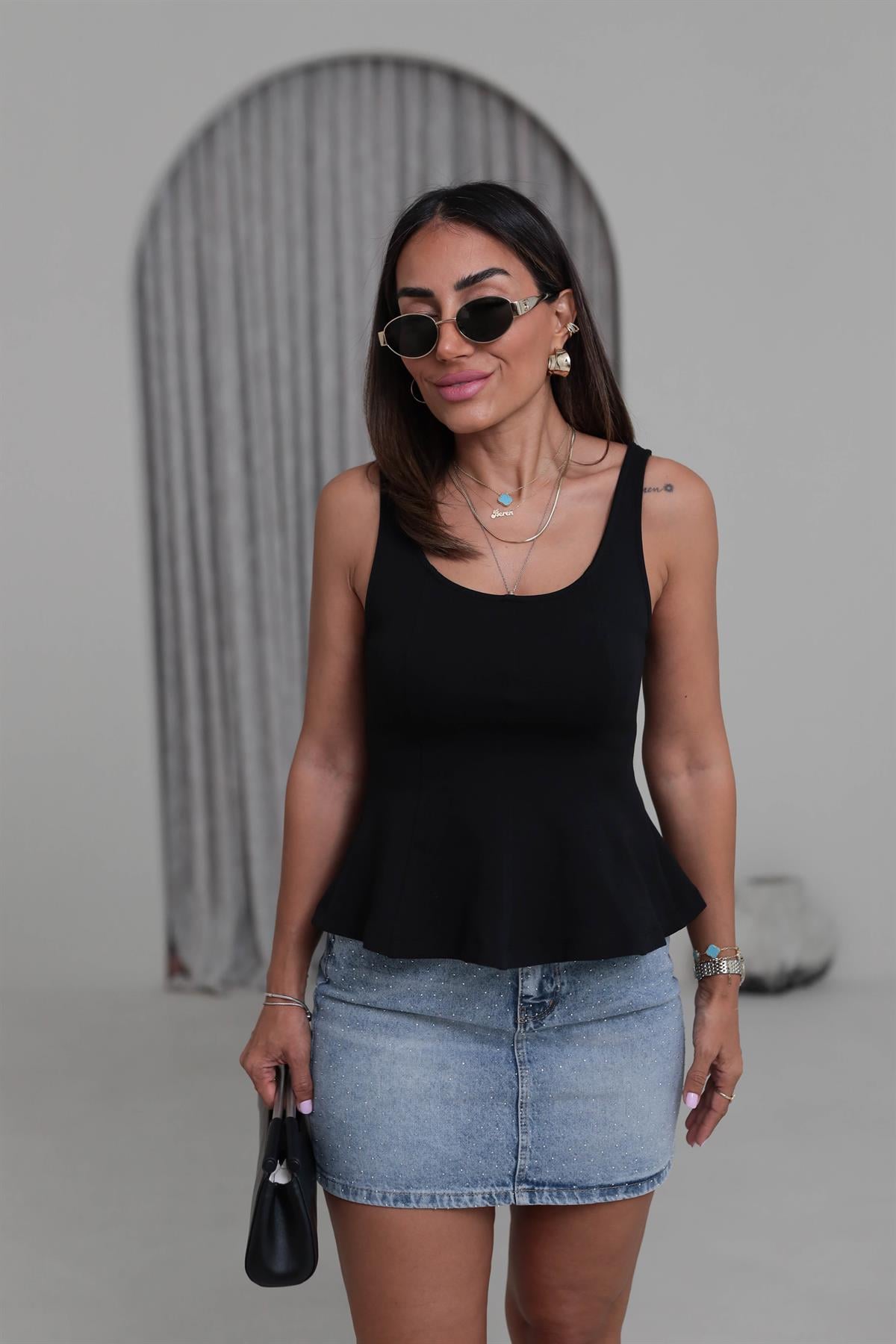 1063 Kalın Askılı Peplum Pamuklu Bluz SİYAH