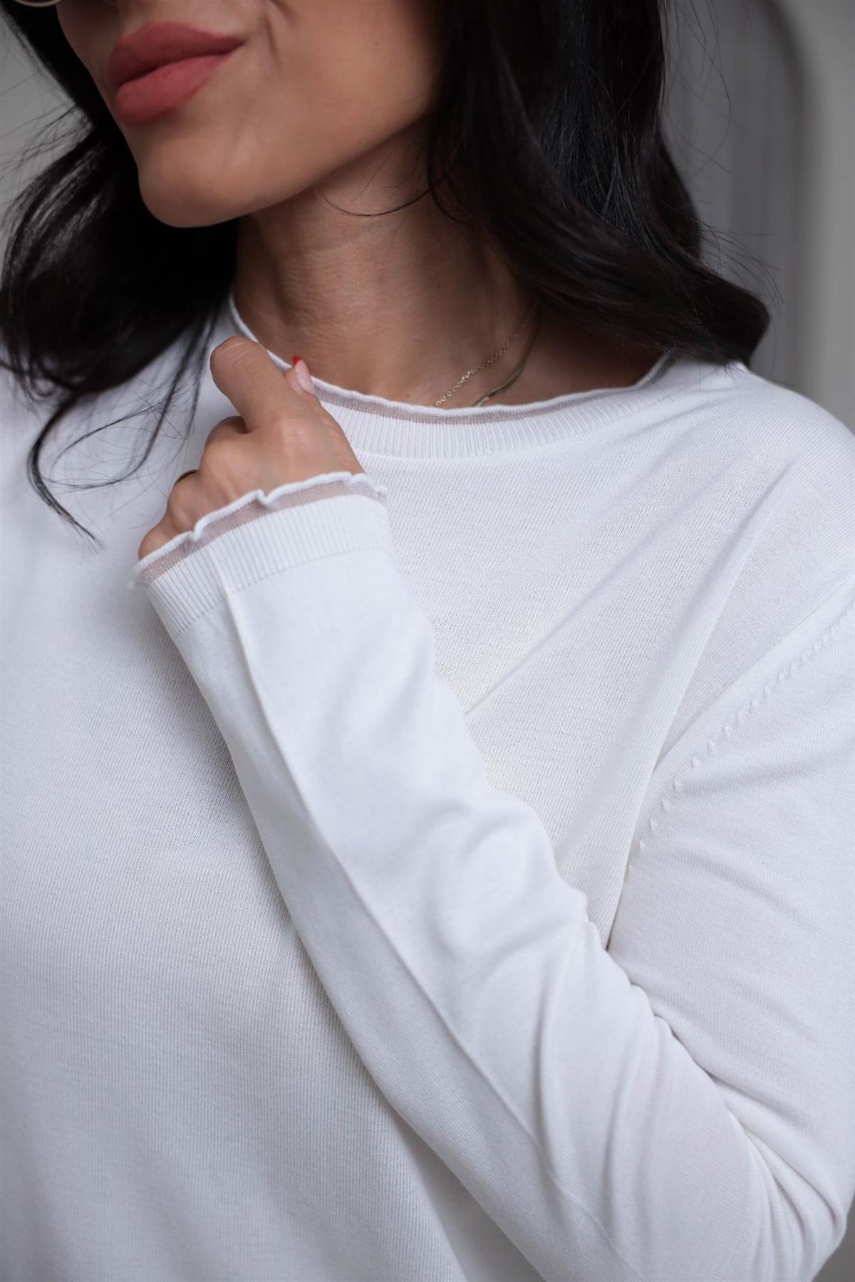 104 Yaka Kol Fırfır Detay Viskon Triko Bluz EKRU