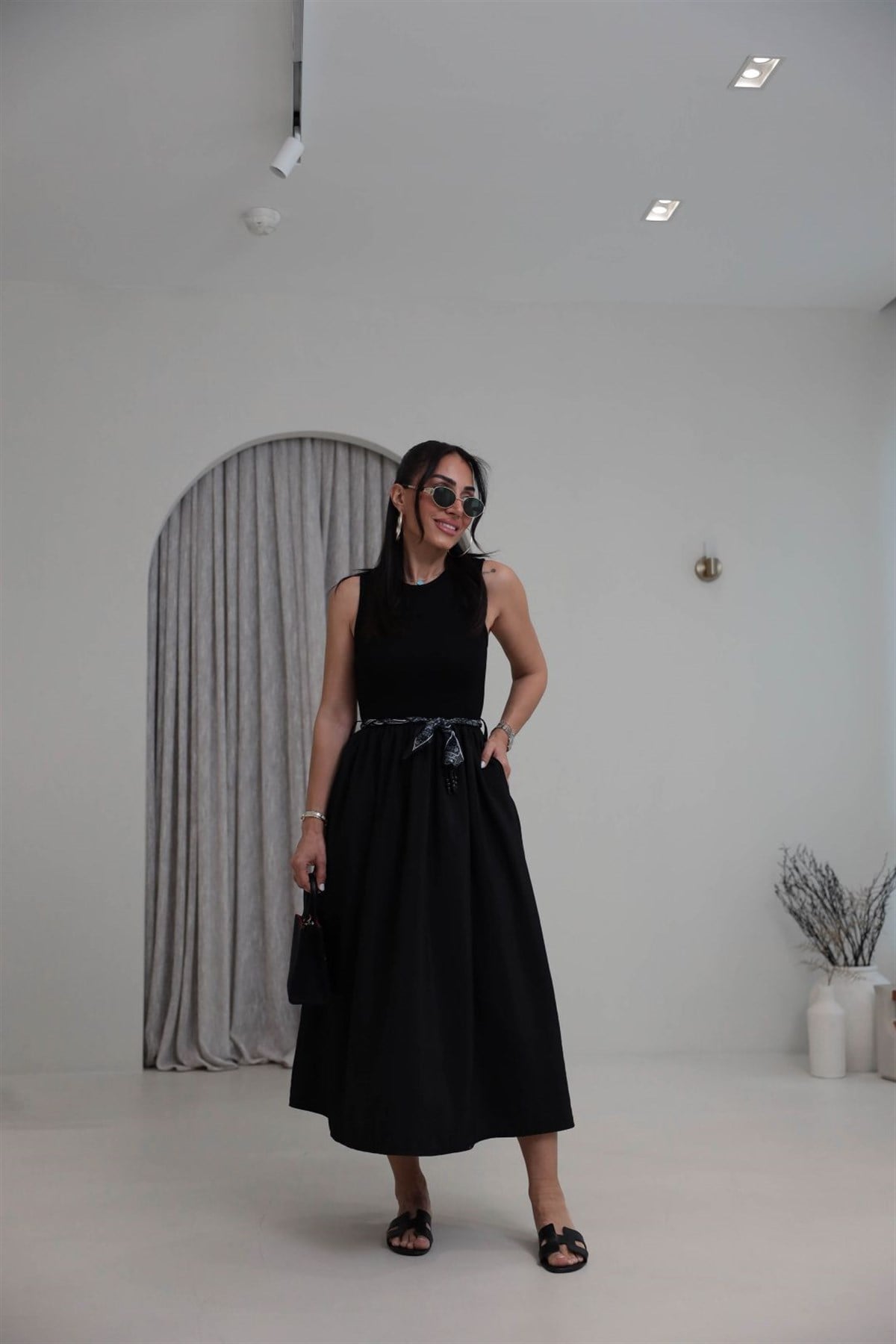 1801 Paraşüt Detaylı Kemerli Elbise SİYAH